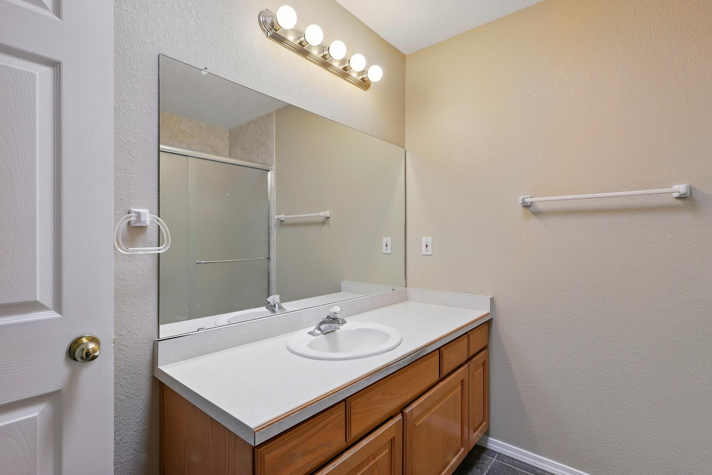 2900 VISTA DEL REY 33A