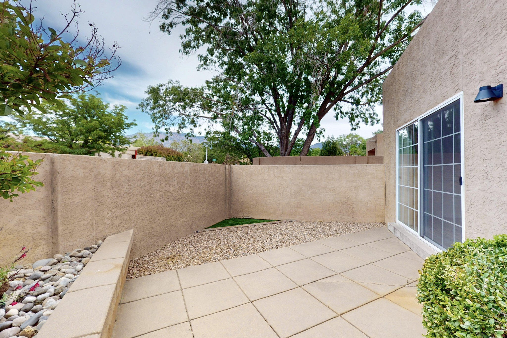 5737 PEPPERTREE Place NE