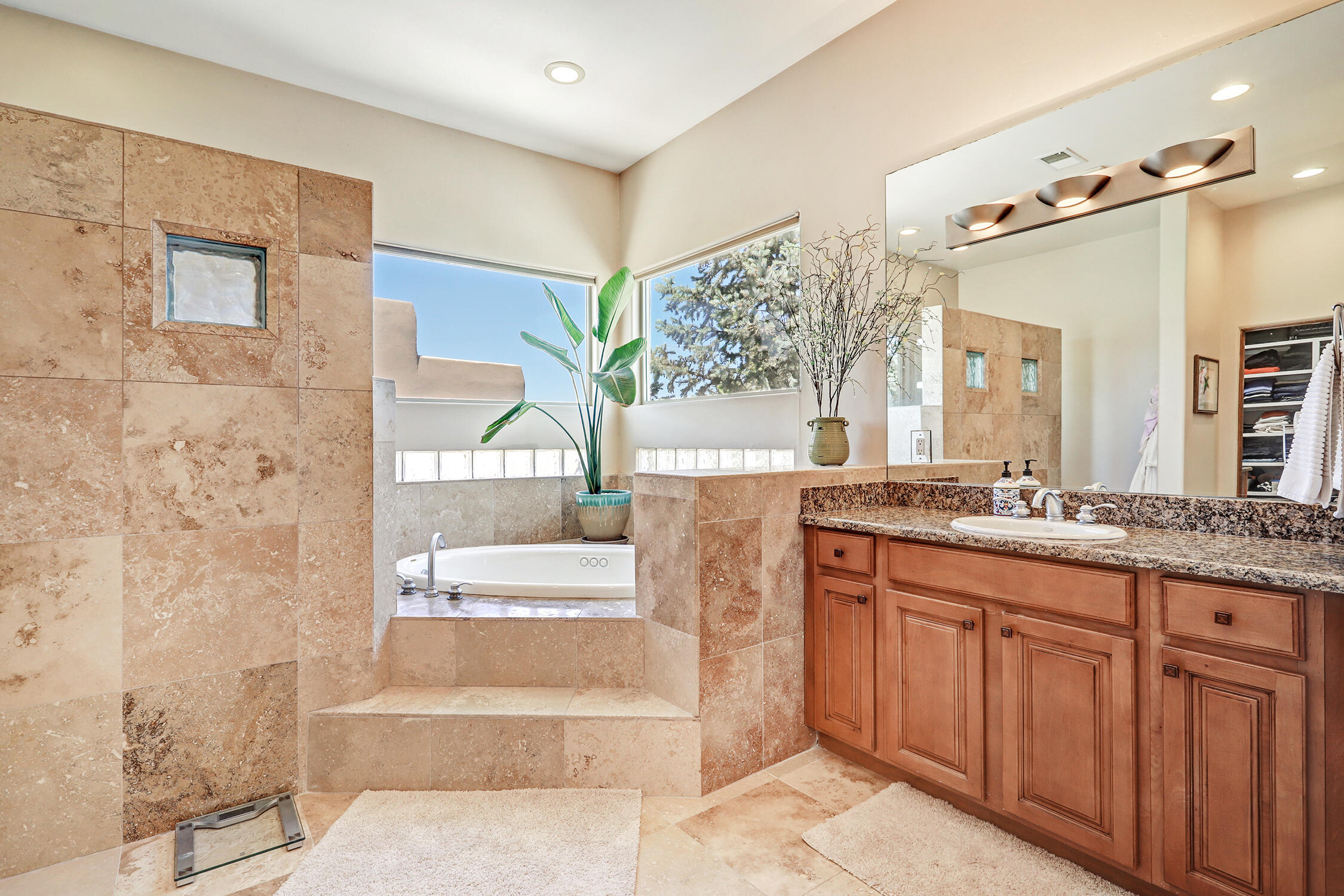 7335 BLUE MOON Lane NE