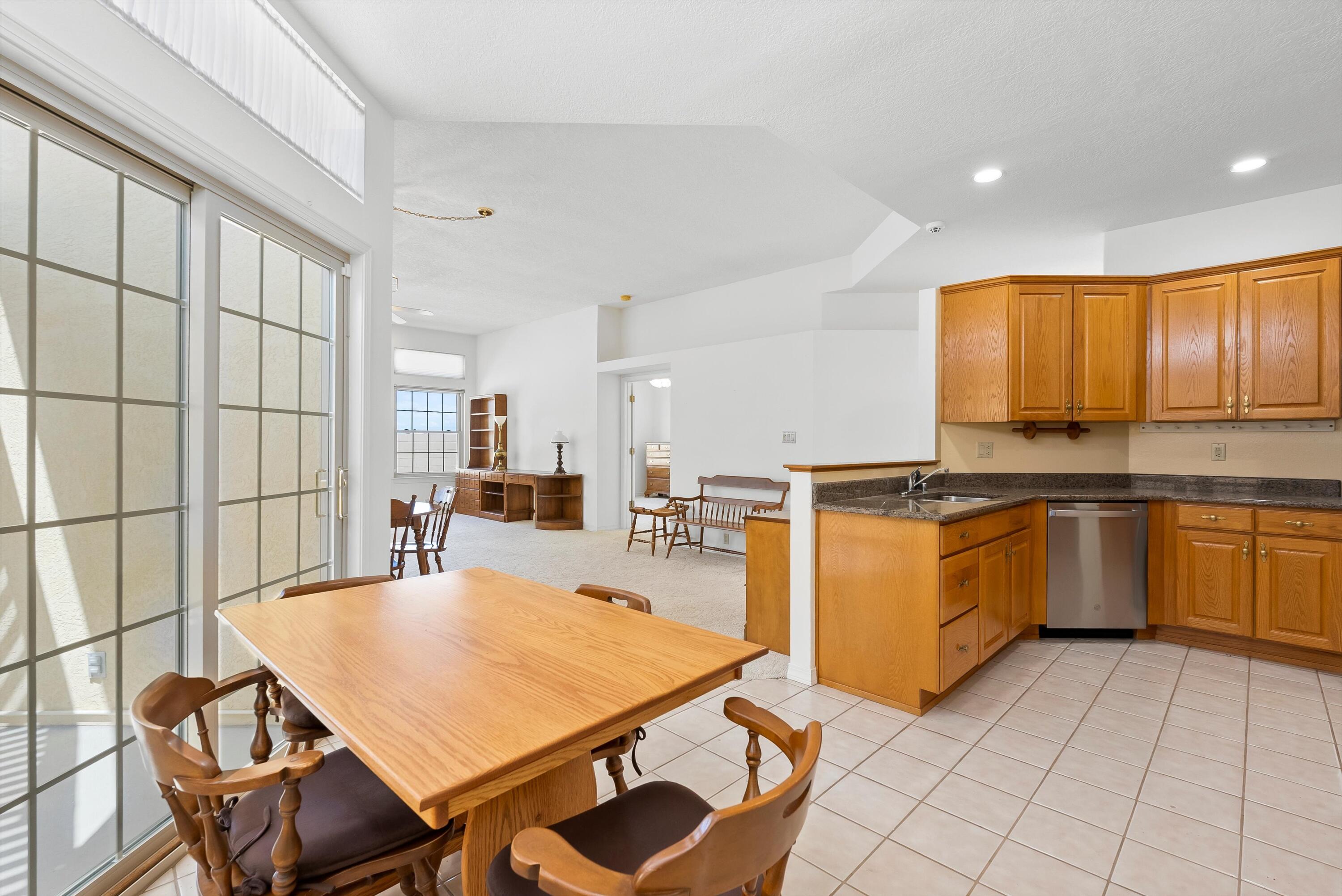 7913 WOODRIDGE Drive NE