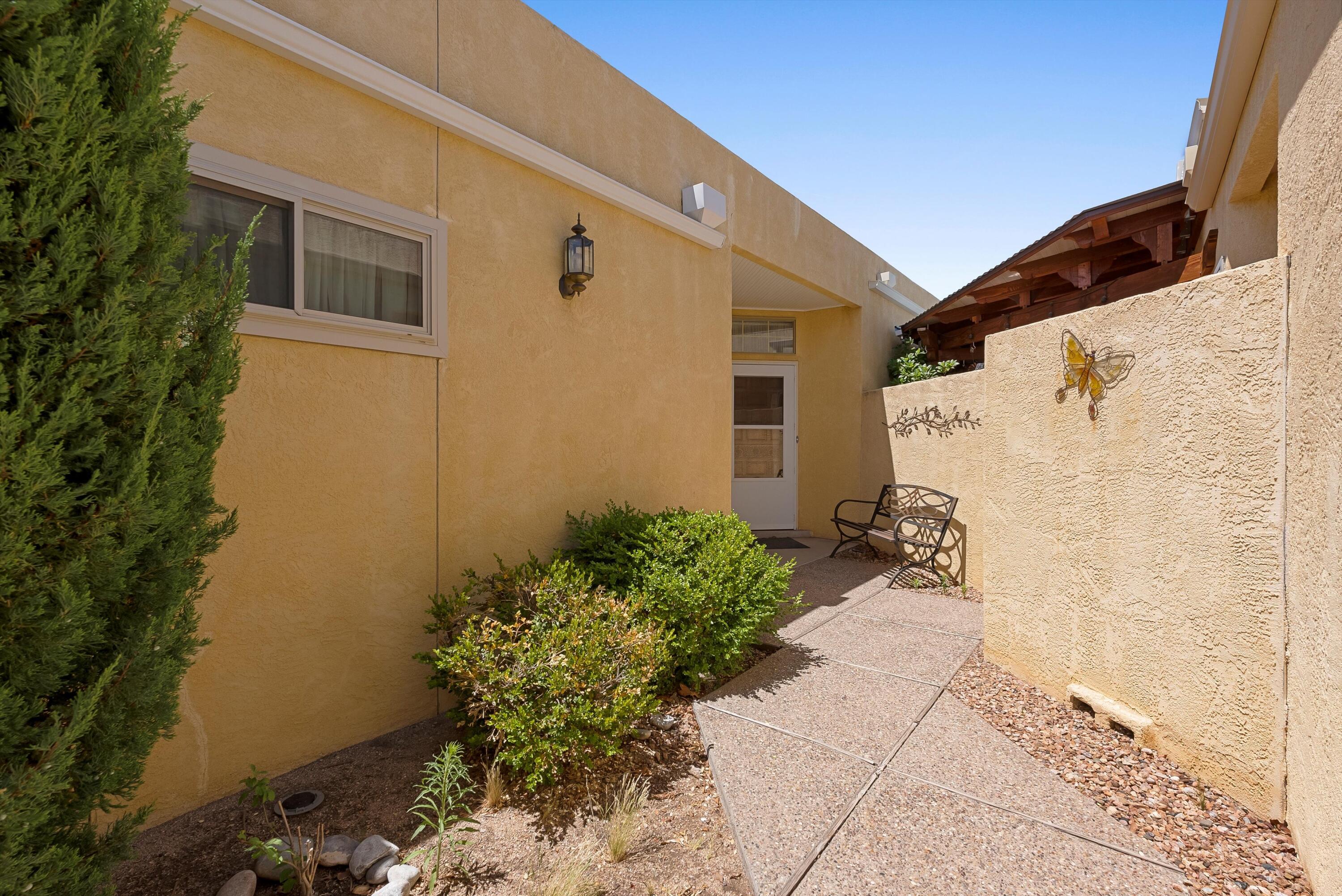 7913 WOODRIDGE Drive NE