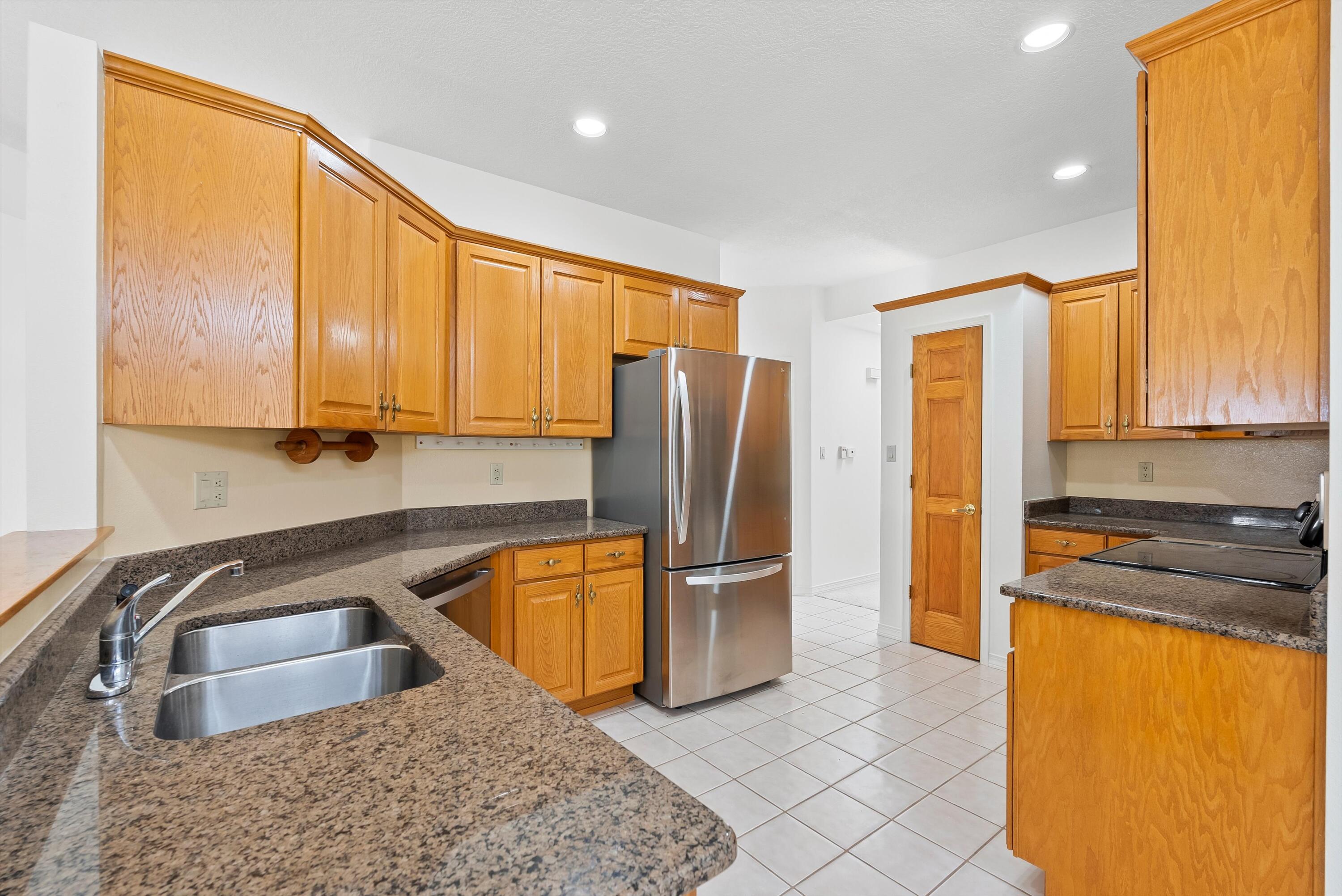 7913 WOODRIDGE Drive NE