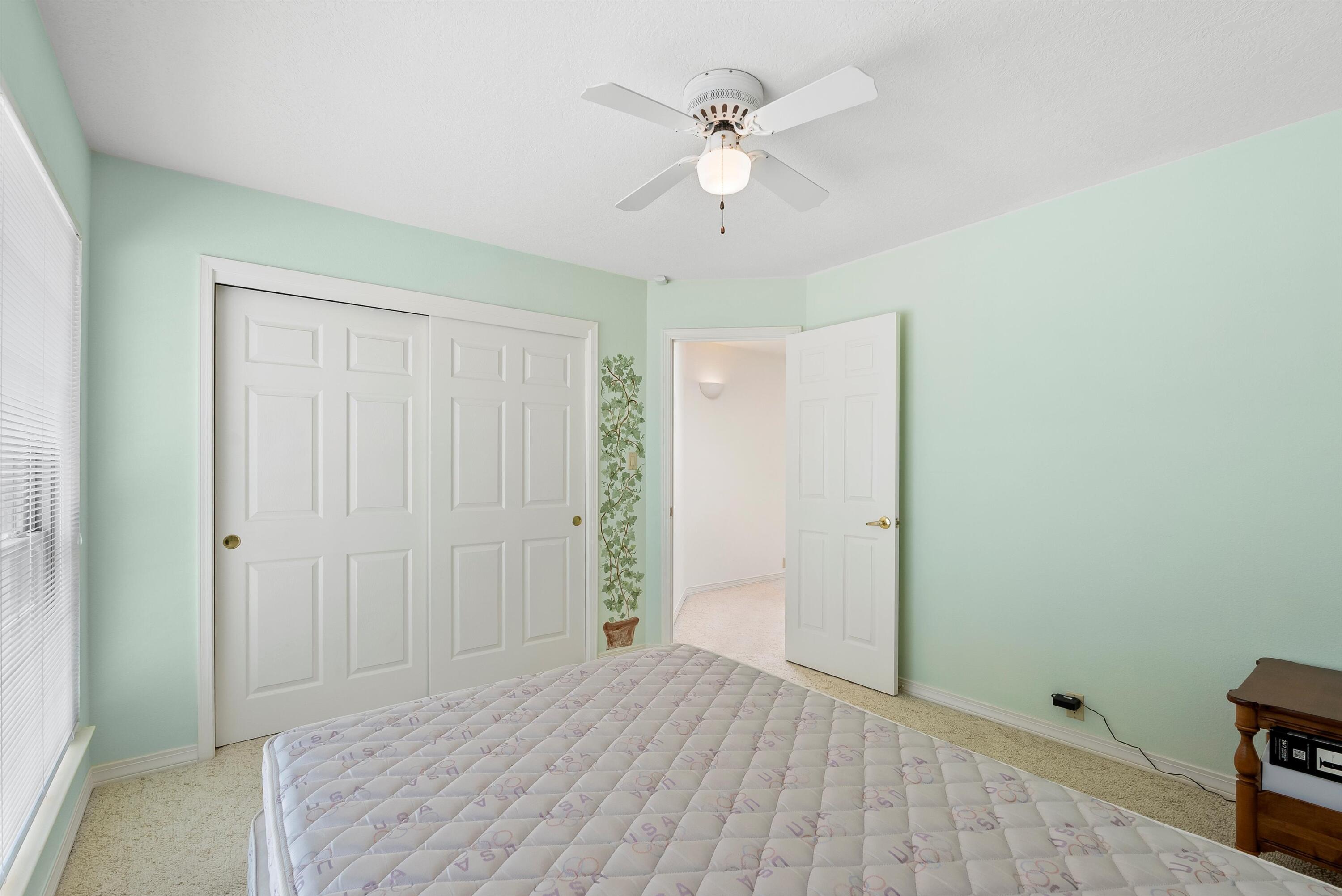 7913 WOODRIDGE Drive NE