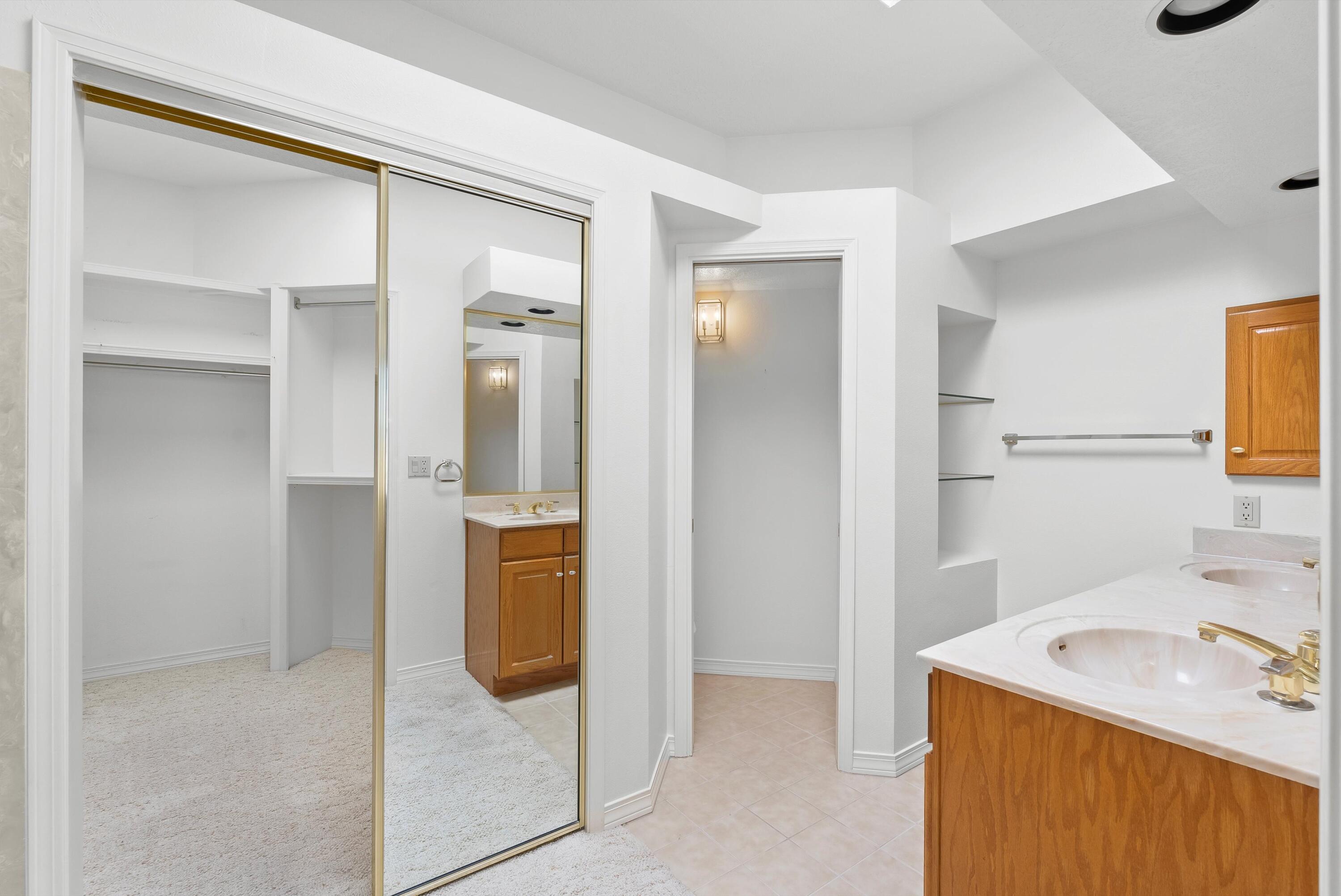 7913 WOODRIDGE Drive NE