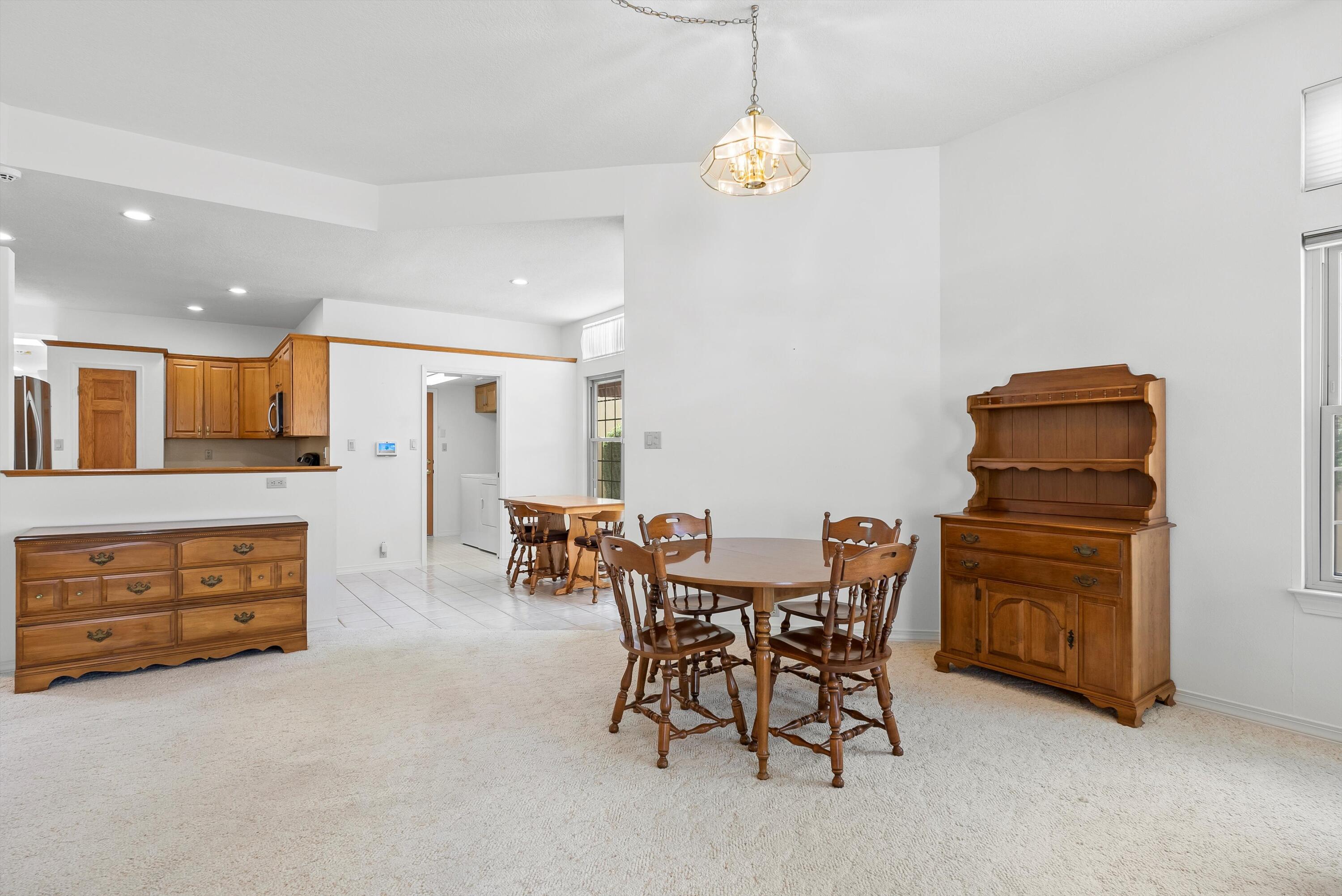 7913 WOODRIDGE Drive NE