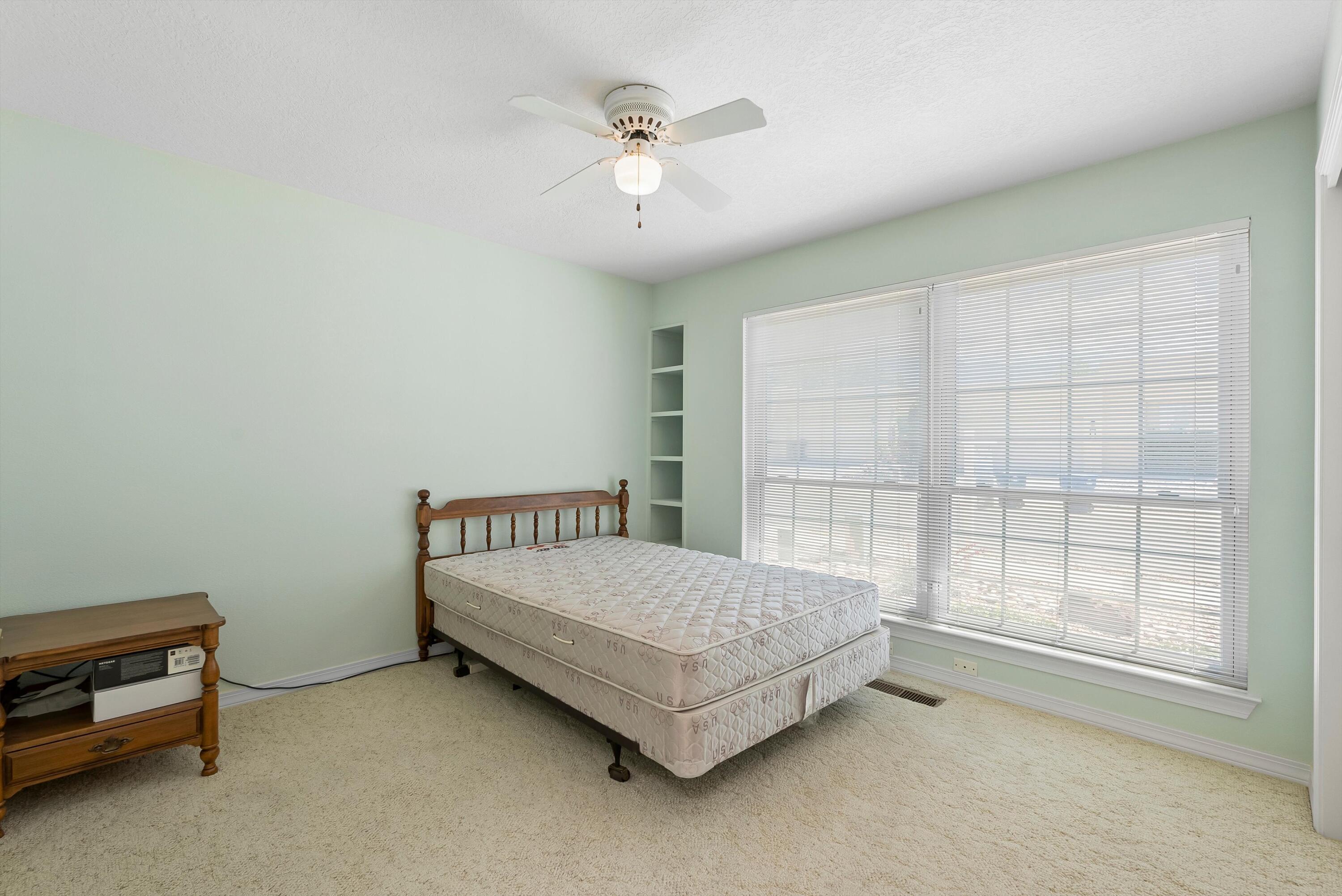 7913 WOODRIDGE Drive NE