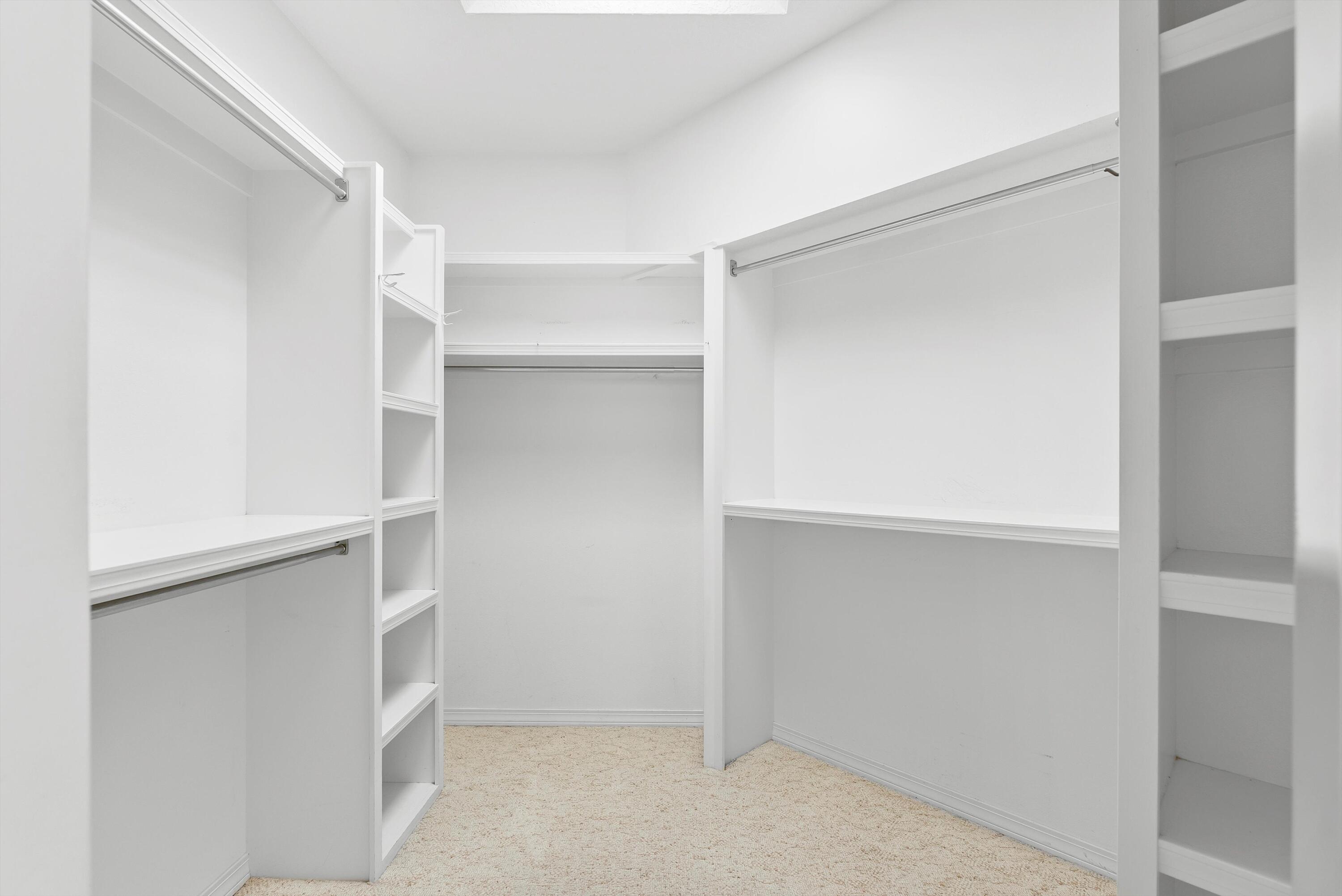 7913 WOODRIDGE Drive NE