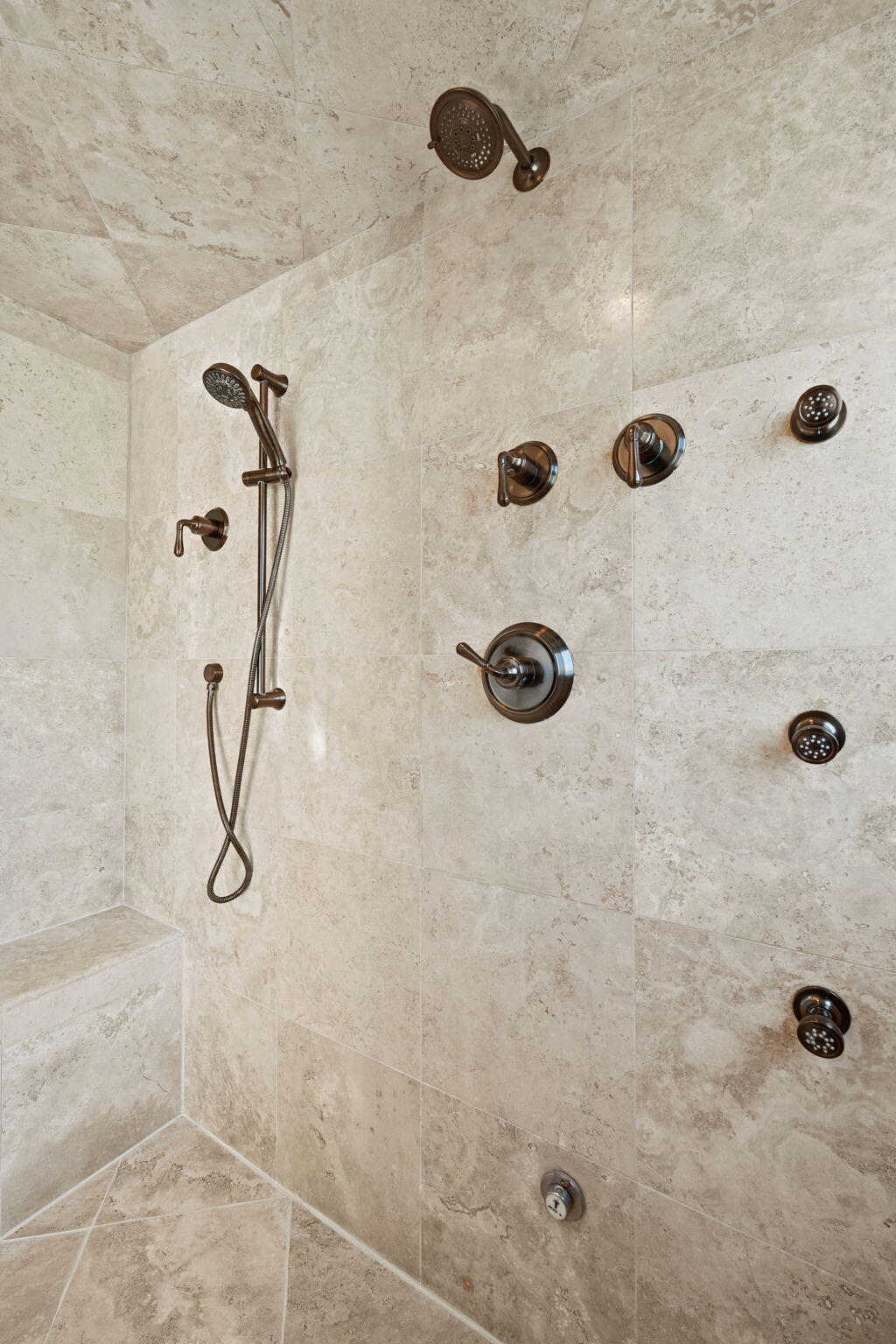 11611 PAGANICA Way NE