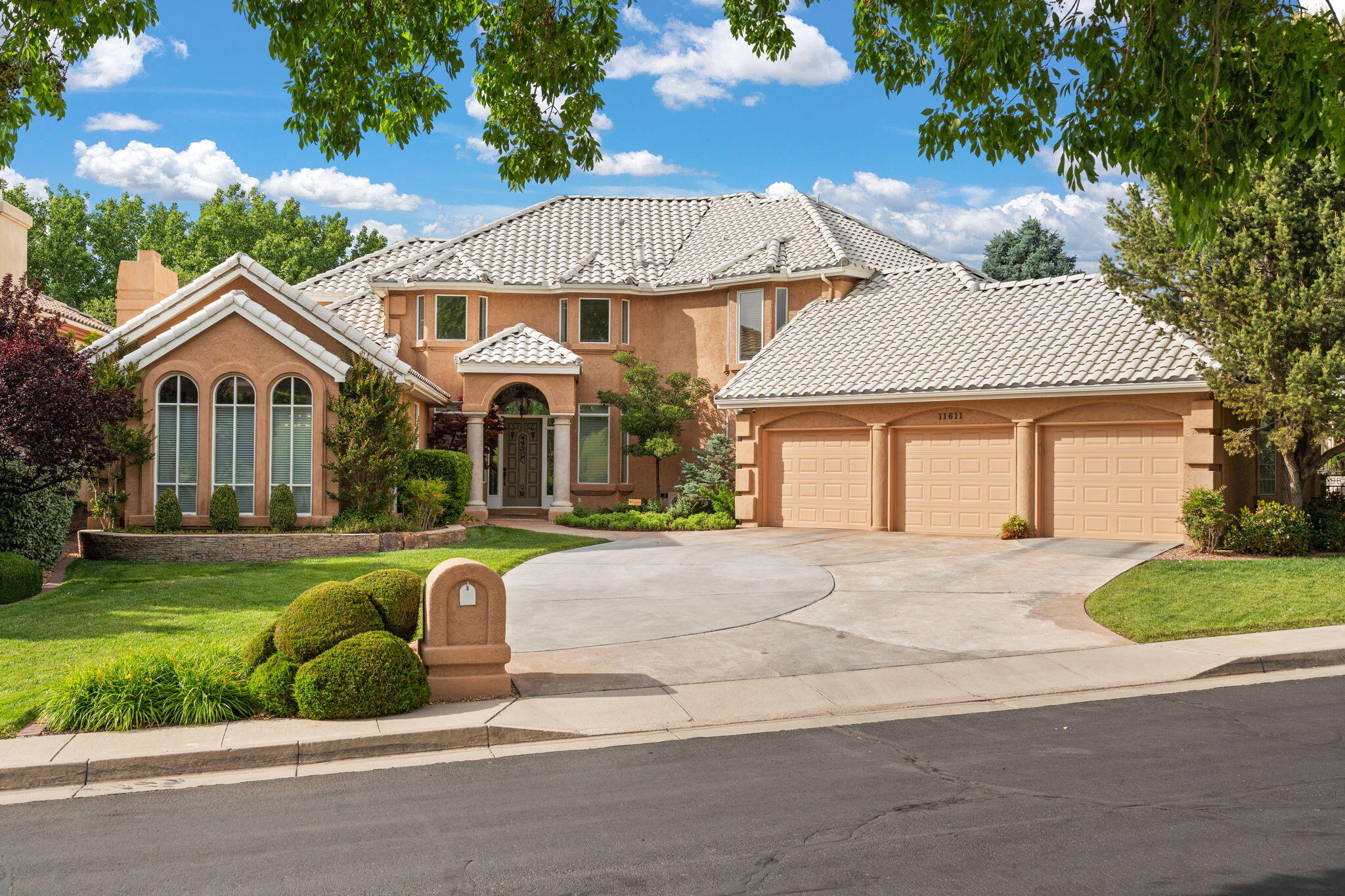 11611 PAGANICA Way NE