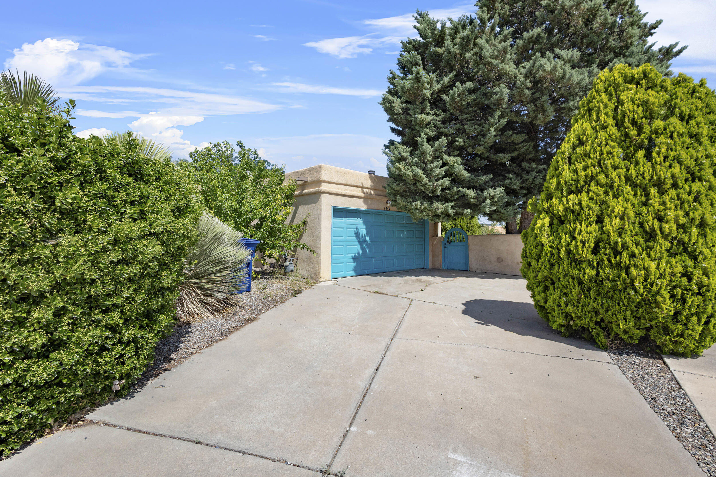 6549 CLIFFROSE Road NW