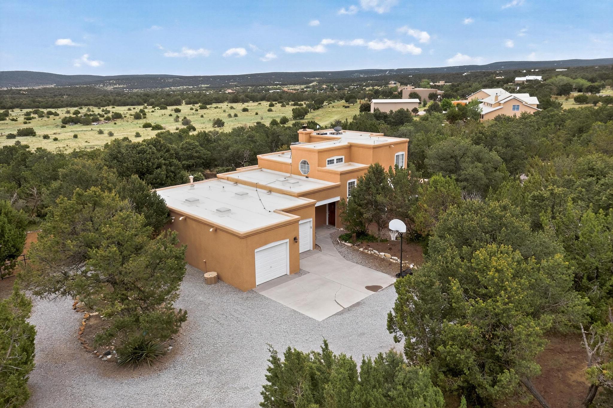 6 WESTERN SADDLE Drive