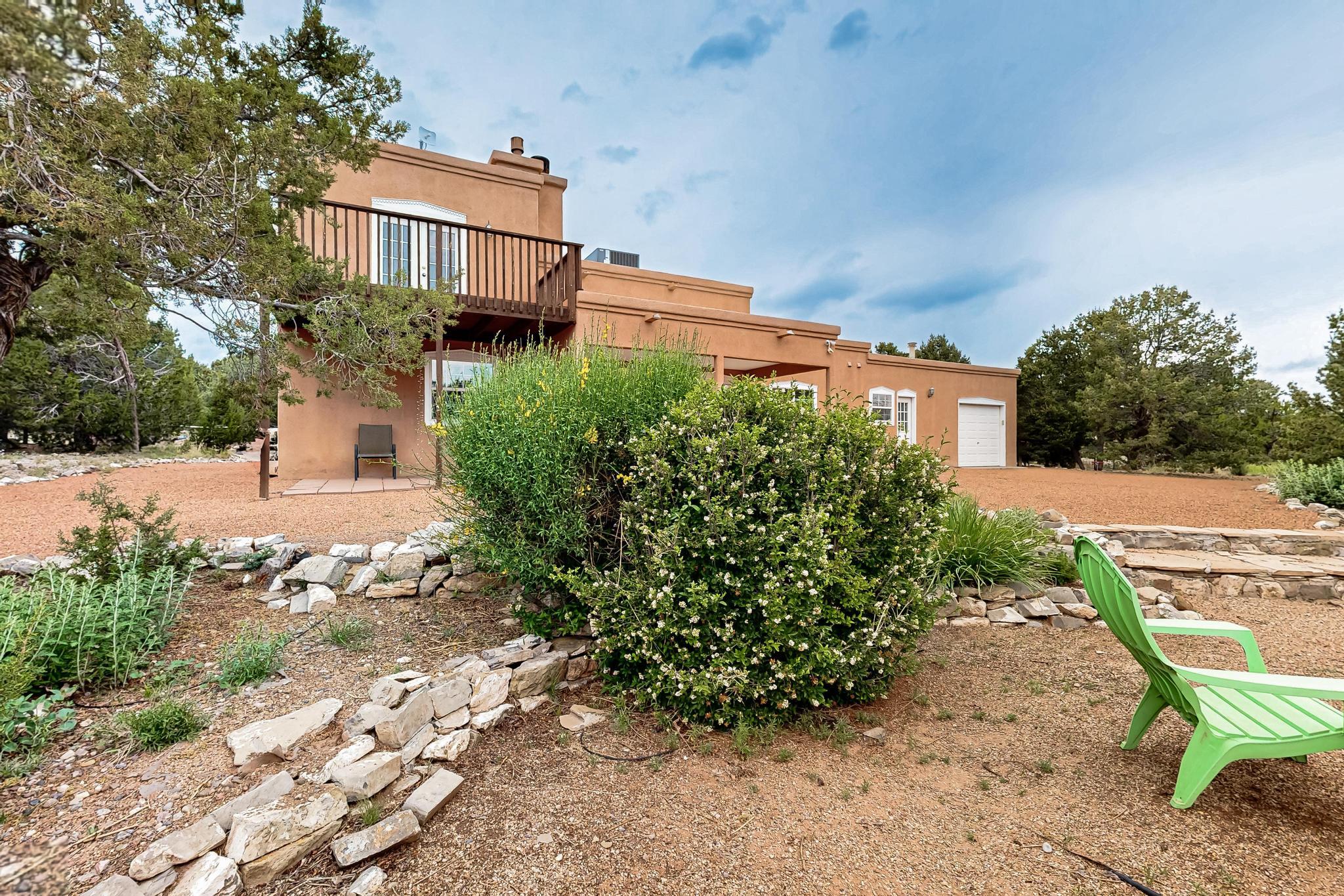 6 WESTERN SADDLE Drive