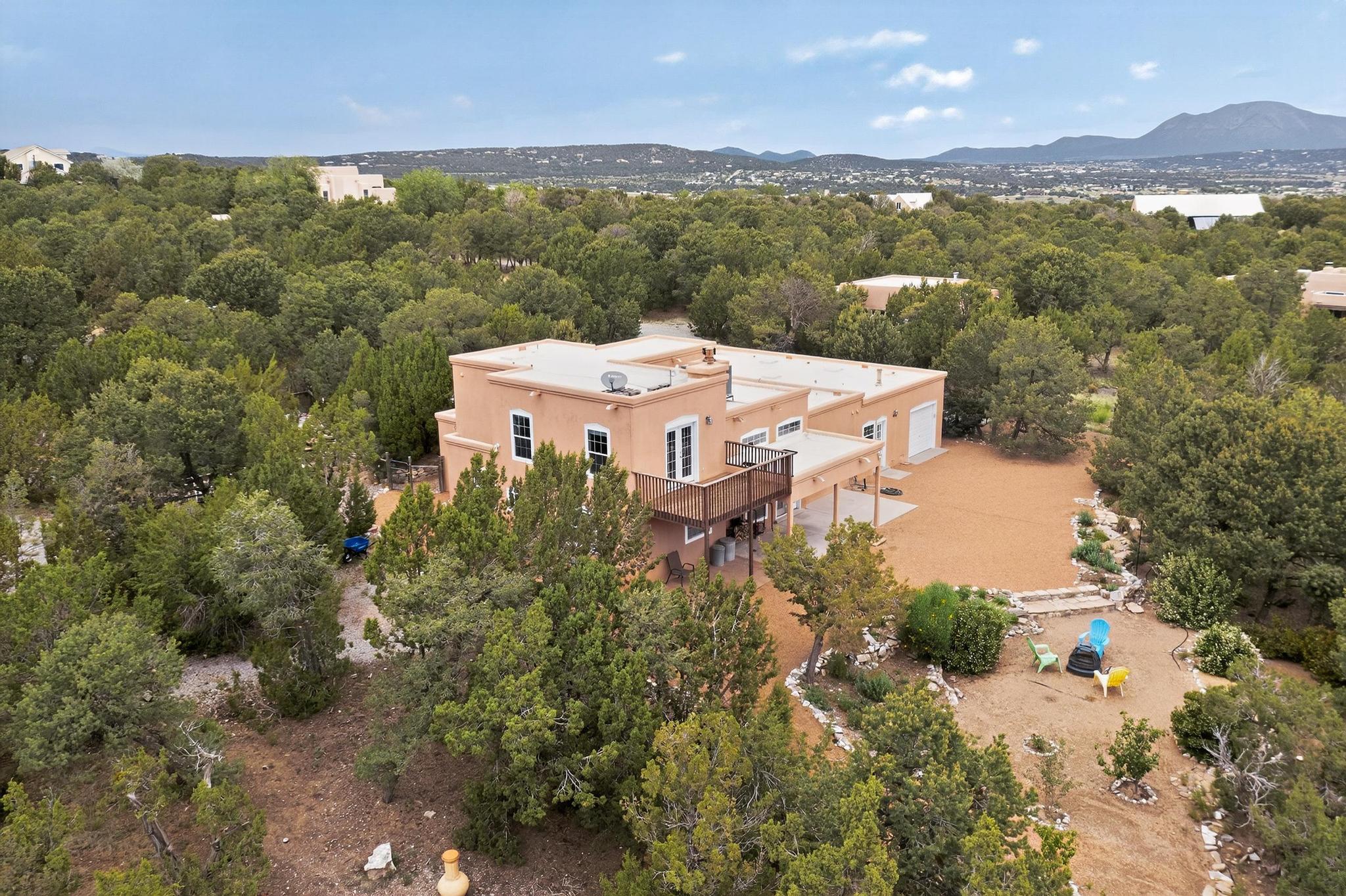 6 WESTERN SADDLE Drive