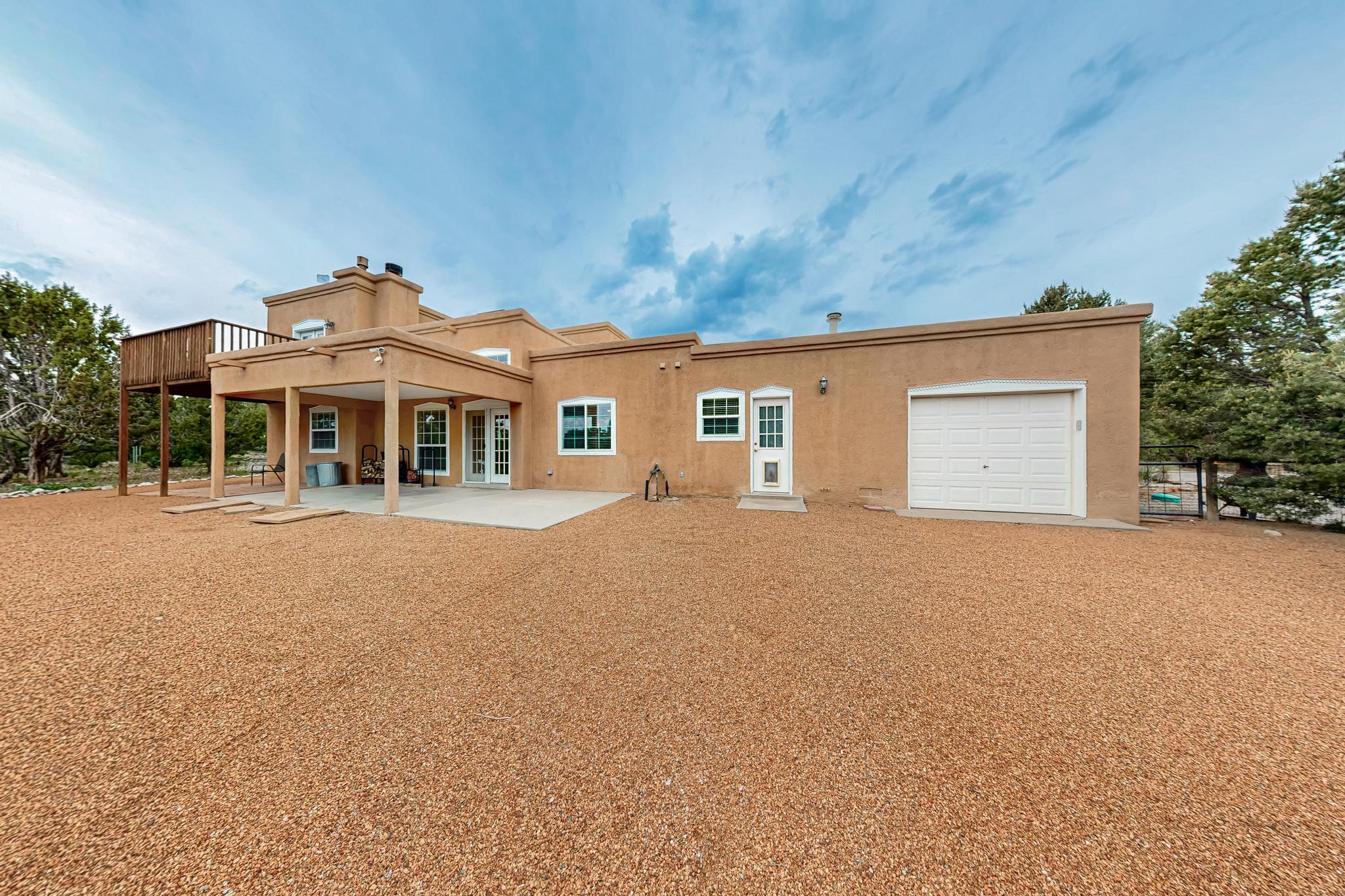 6 WESTERN SADDLE Drive