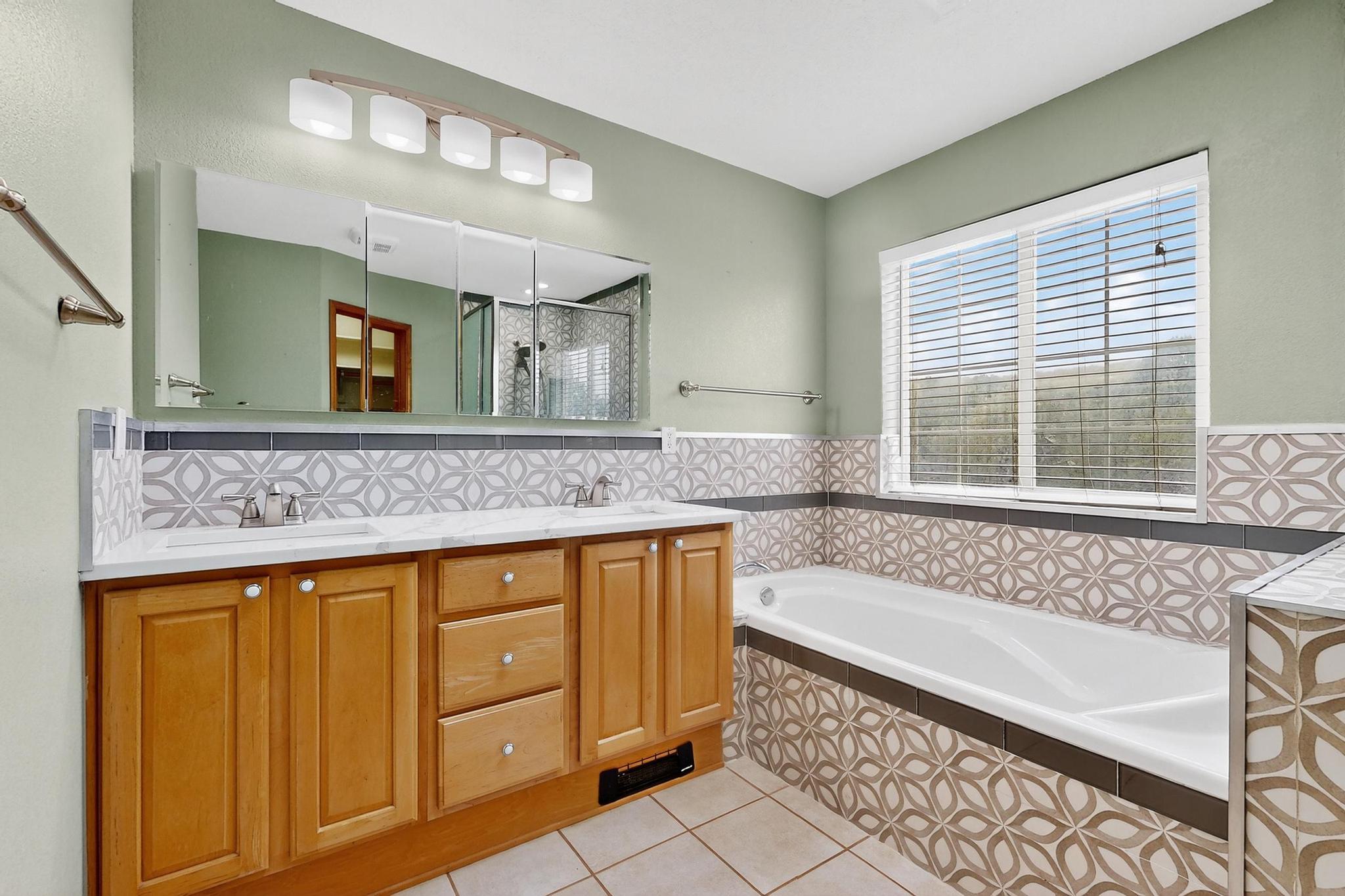 6 WESTERN SADDLE Drive