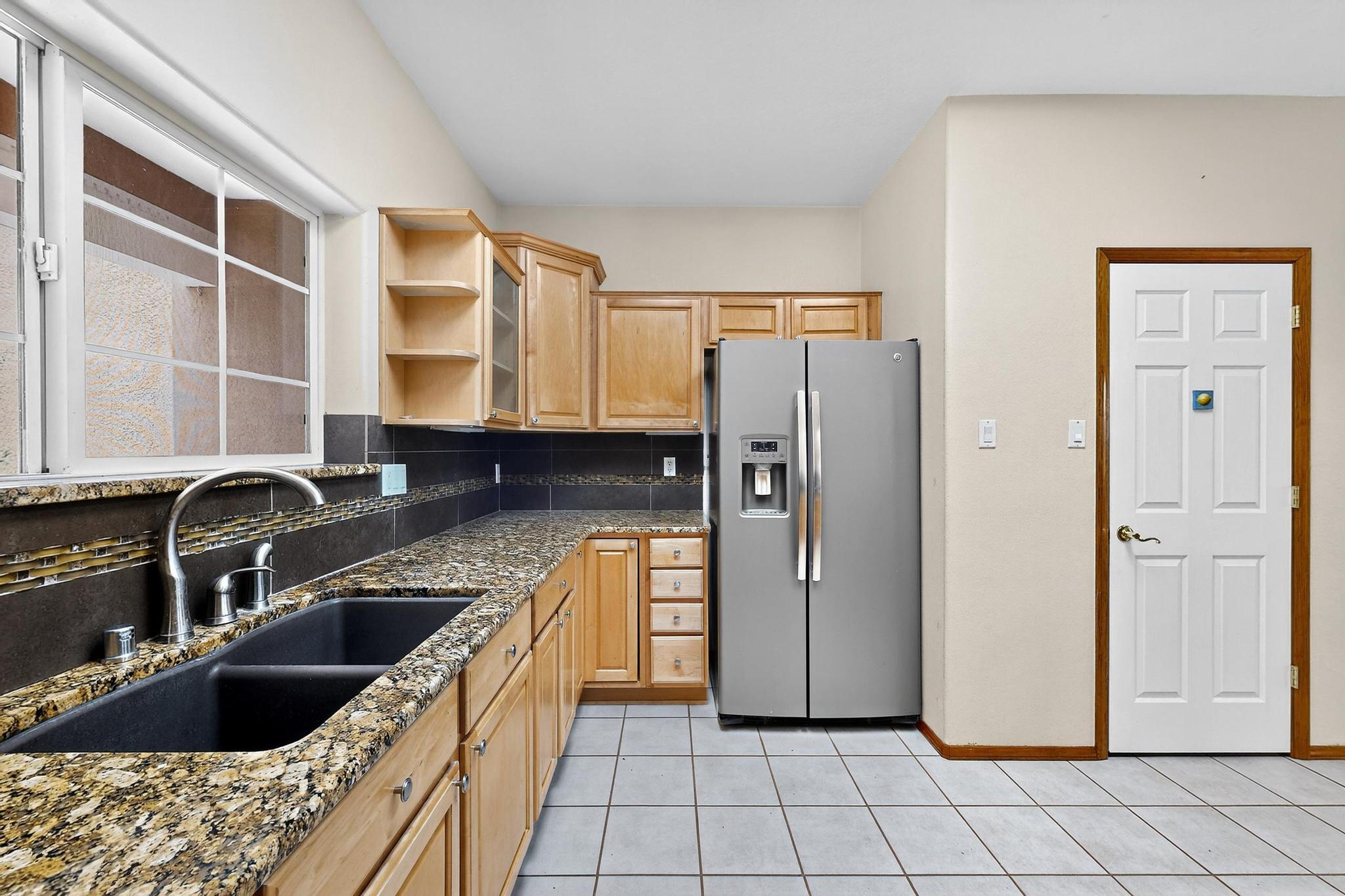 6 WESTERN SADDLE Drive