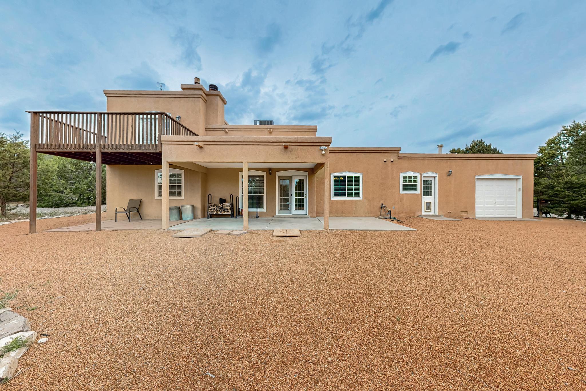 6 WESTERN SADDLE Drive