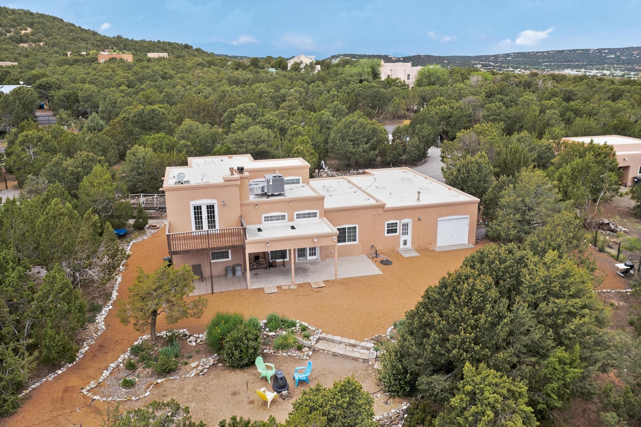 6 WESTERN SADDLE Drive