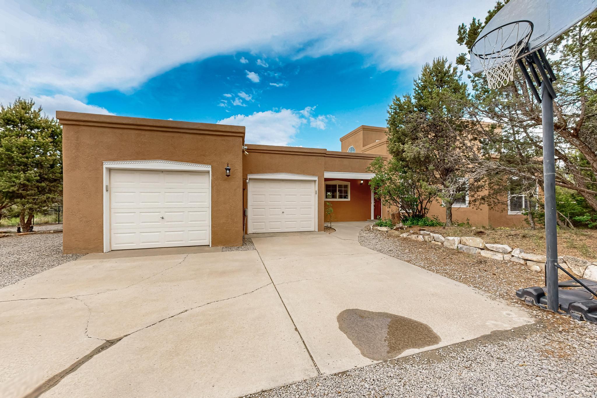 6 WESTERN SADDLE Drive