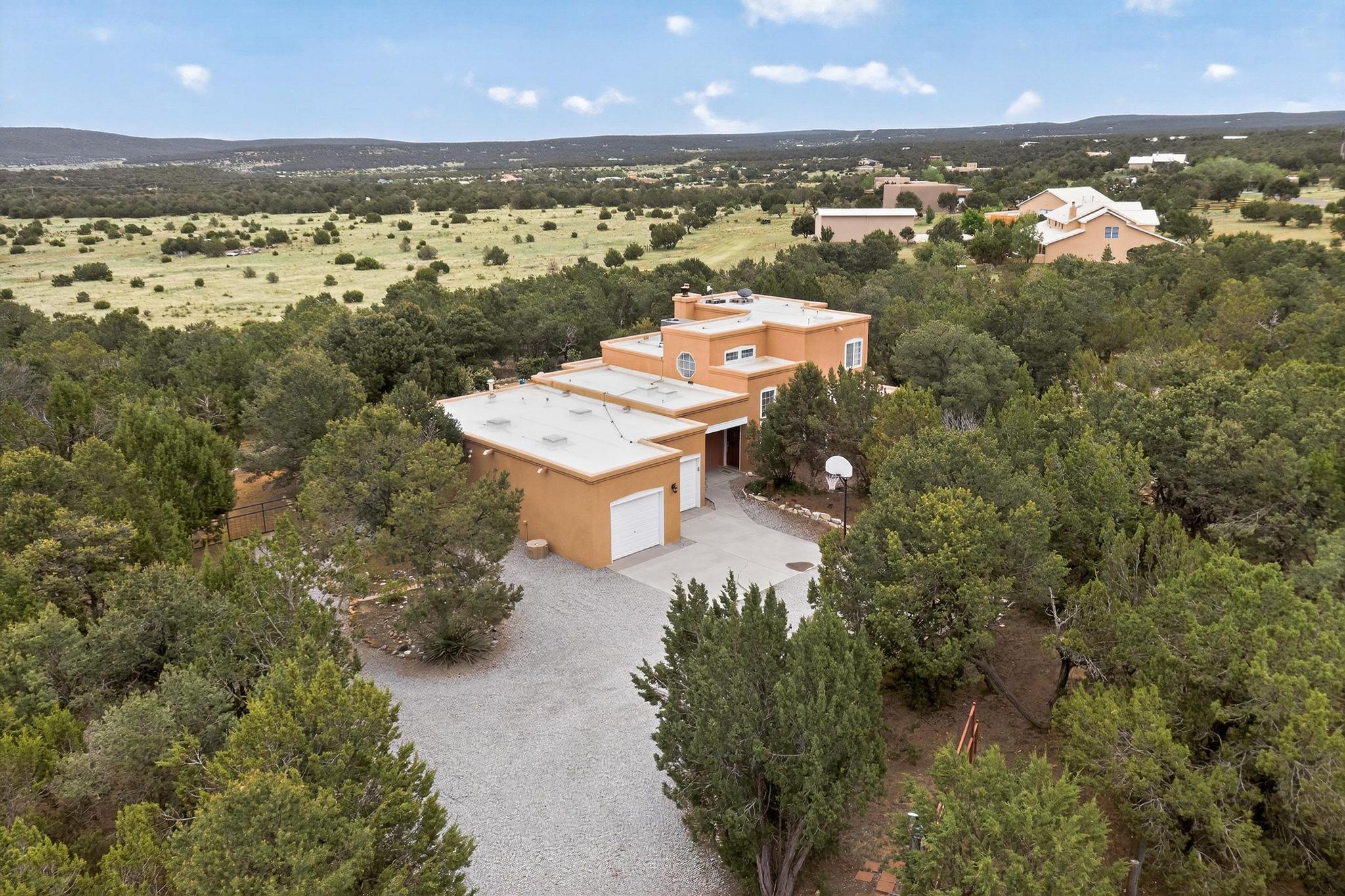 6 WESTERN SADDLE Drive