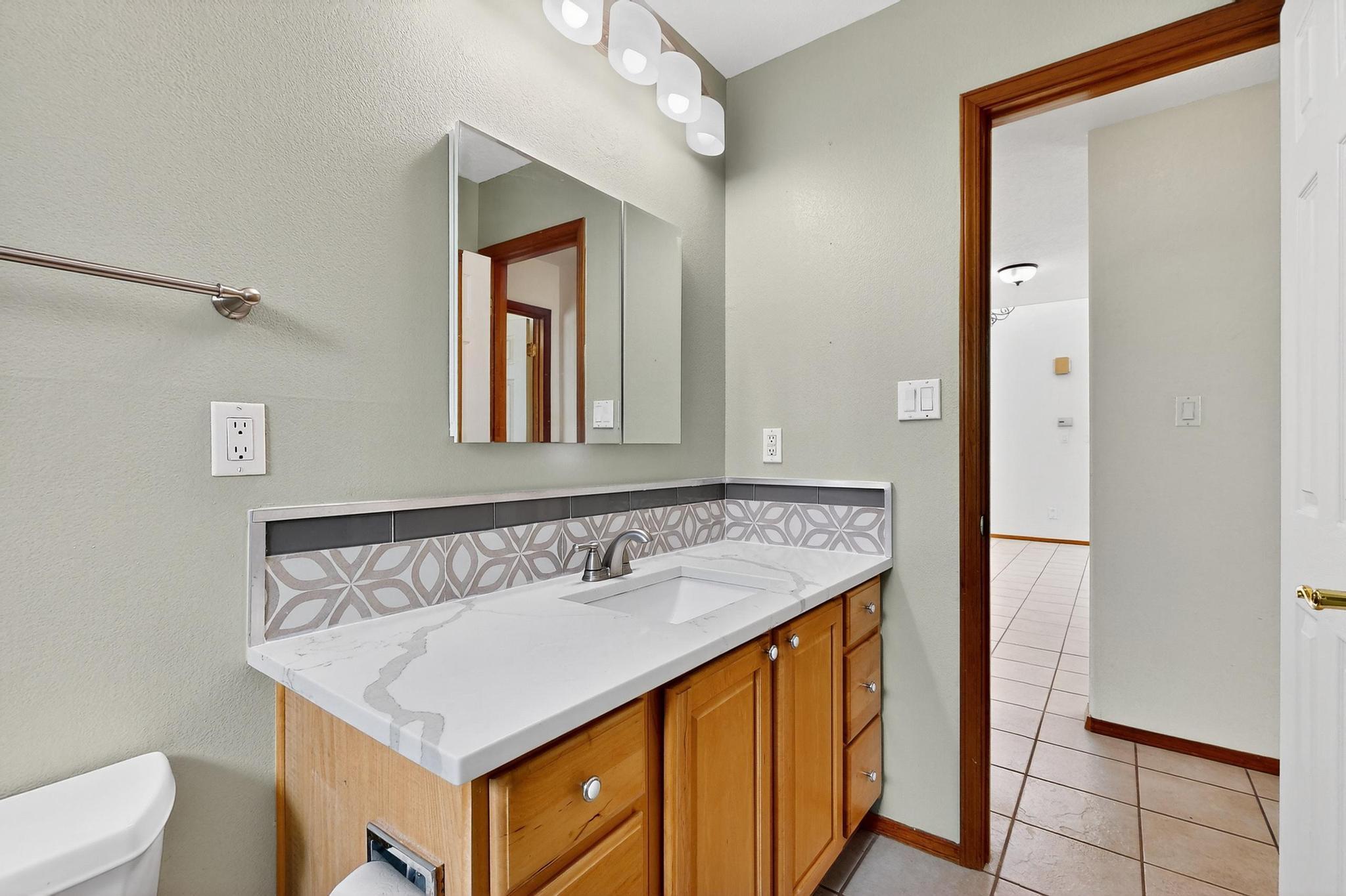 6 WESTERN SADDLE Drive