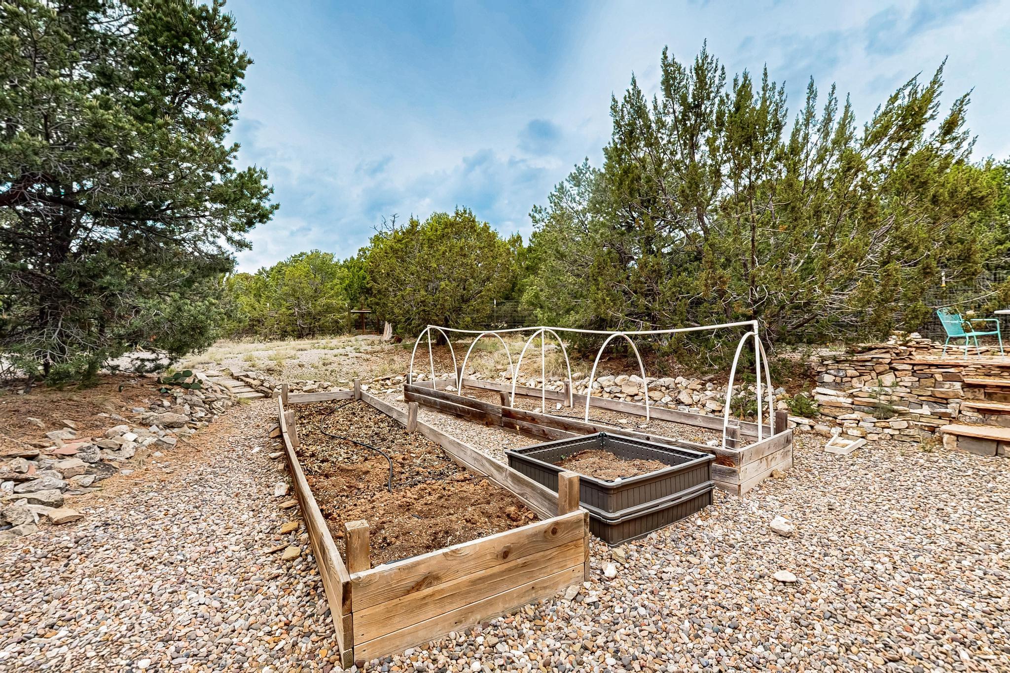 6 WESTERN SADDLE Drive