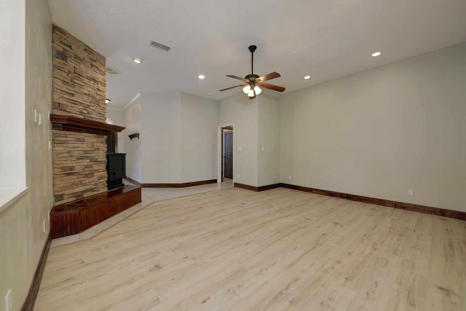 7520 ROSETTE Drive NW