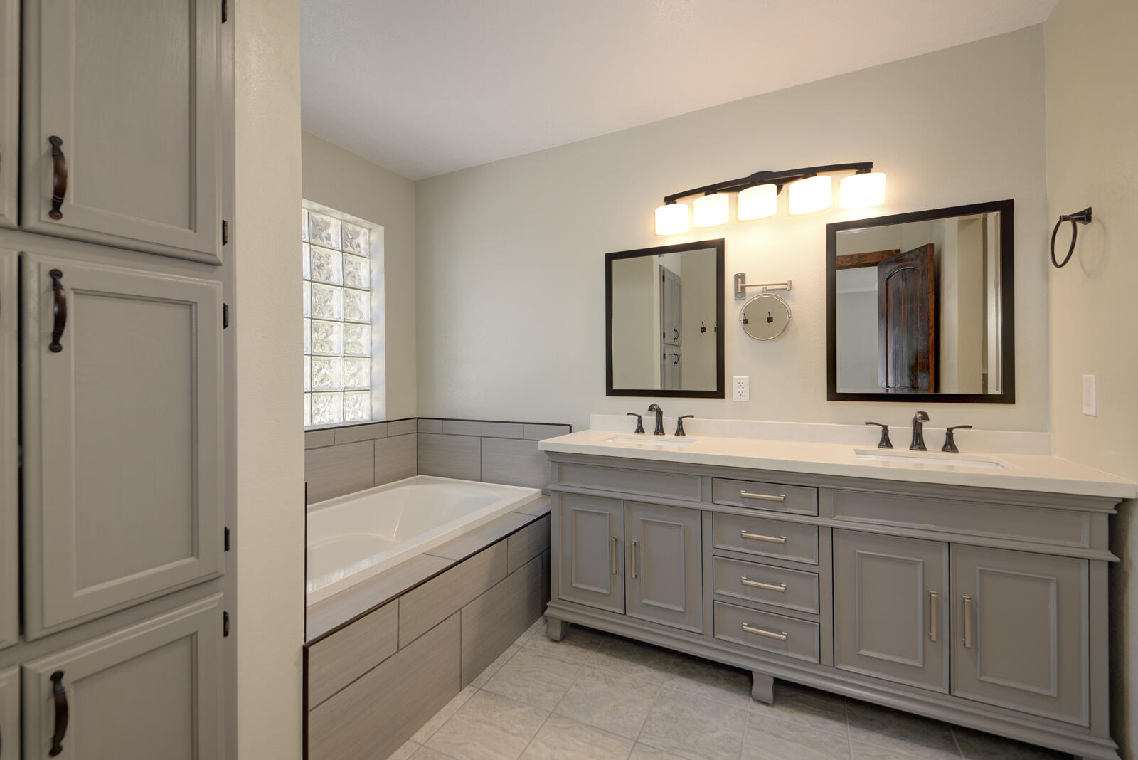 7520 ROSETTE Drive NW