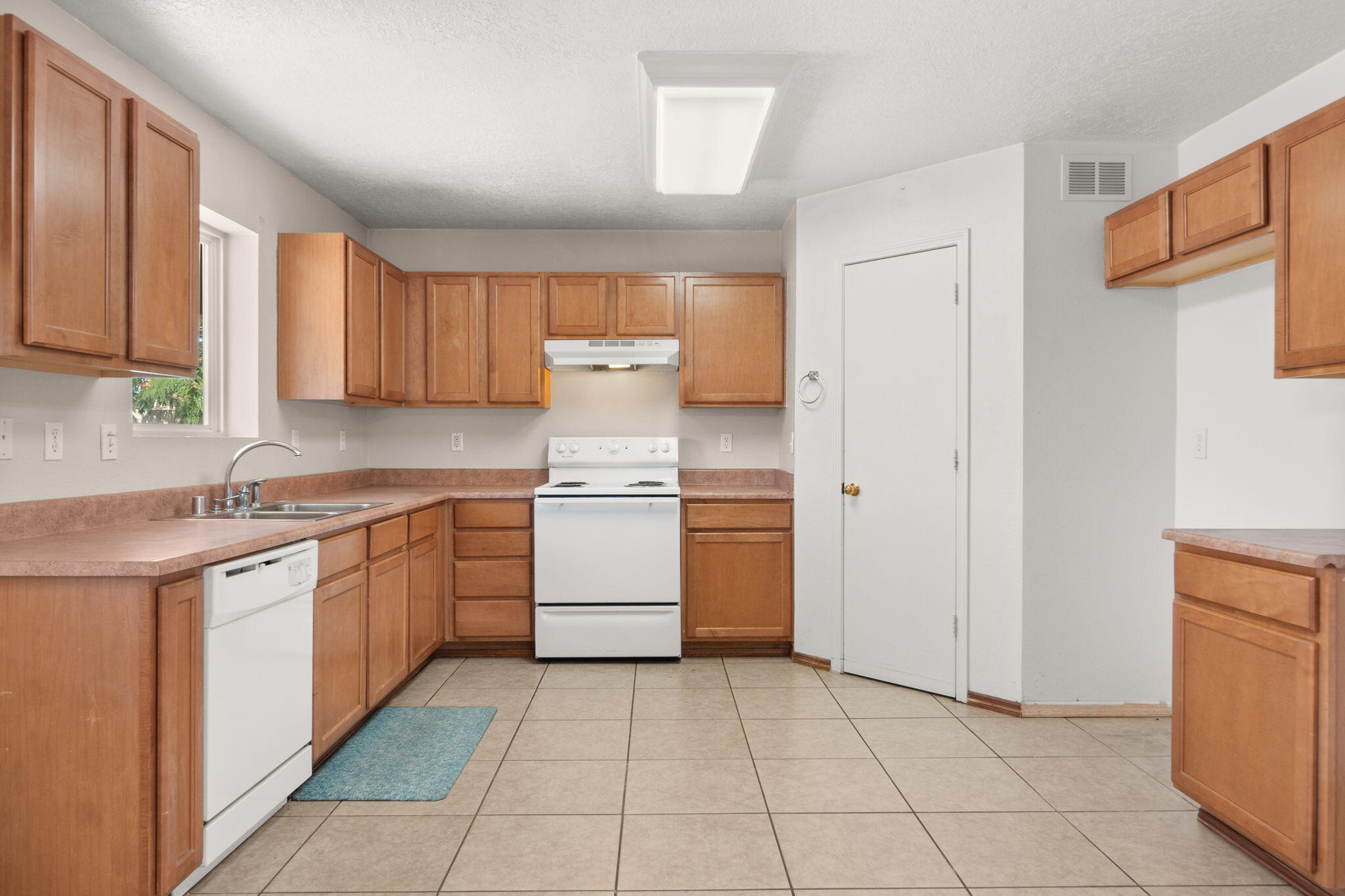 6008 BURGOS Avenue NW