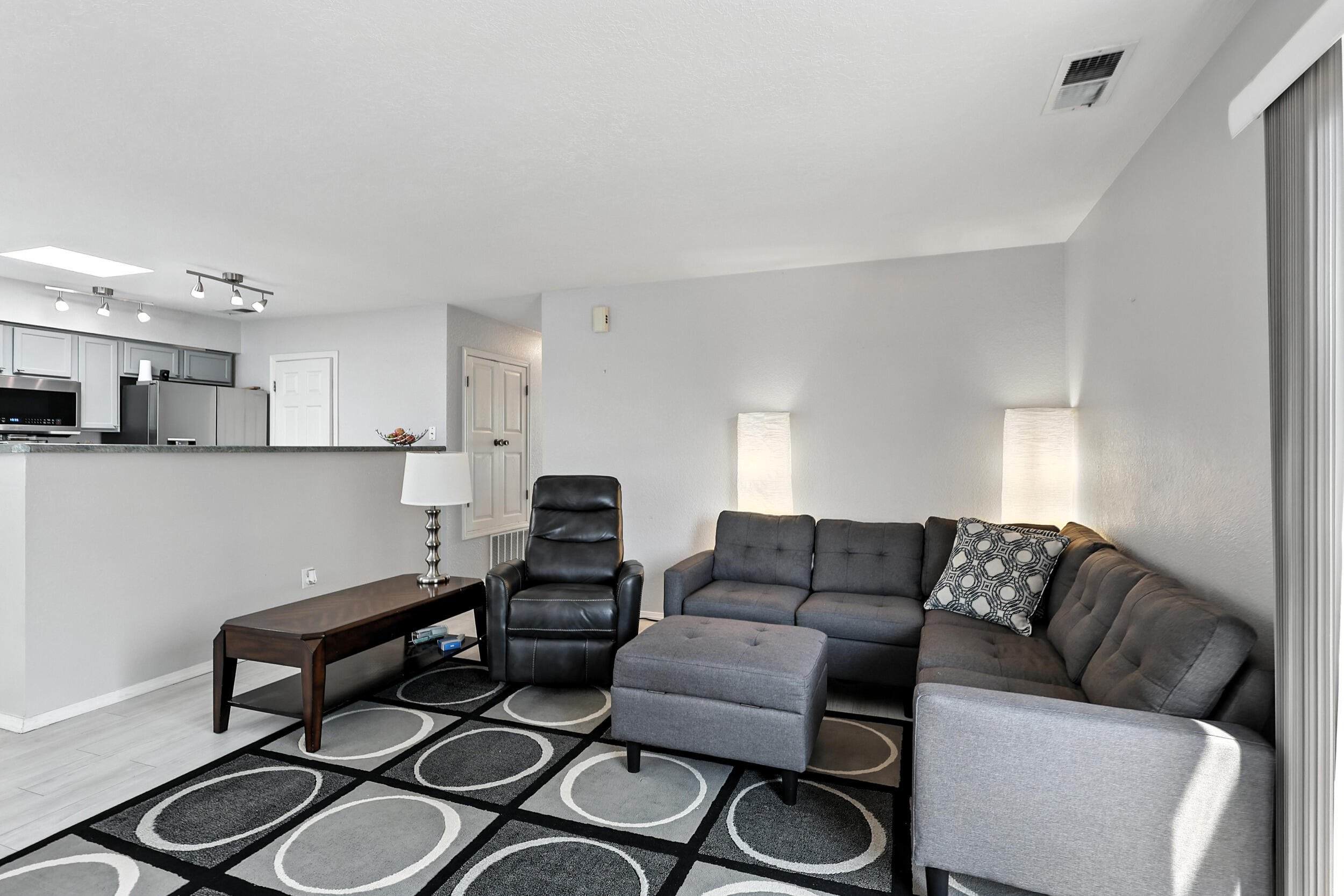 4801 IRVING Boulevard NW 304