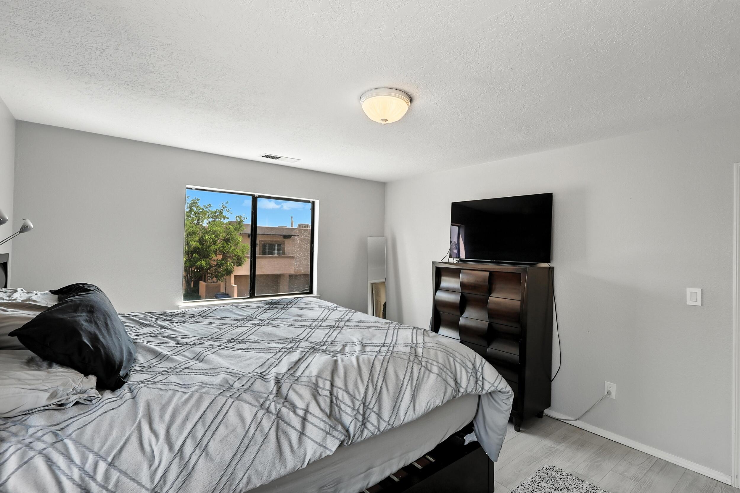 4801 IRVING Boulevard NW 304