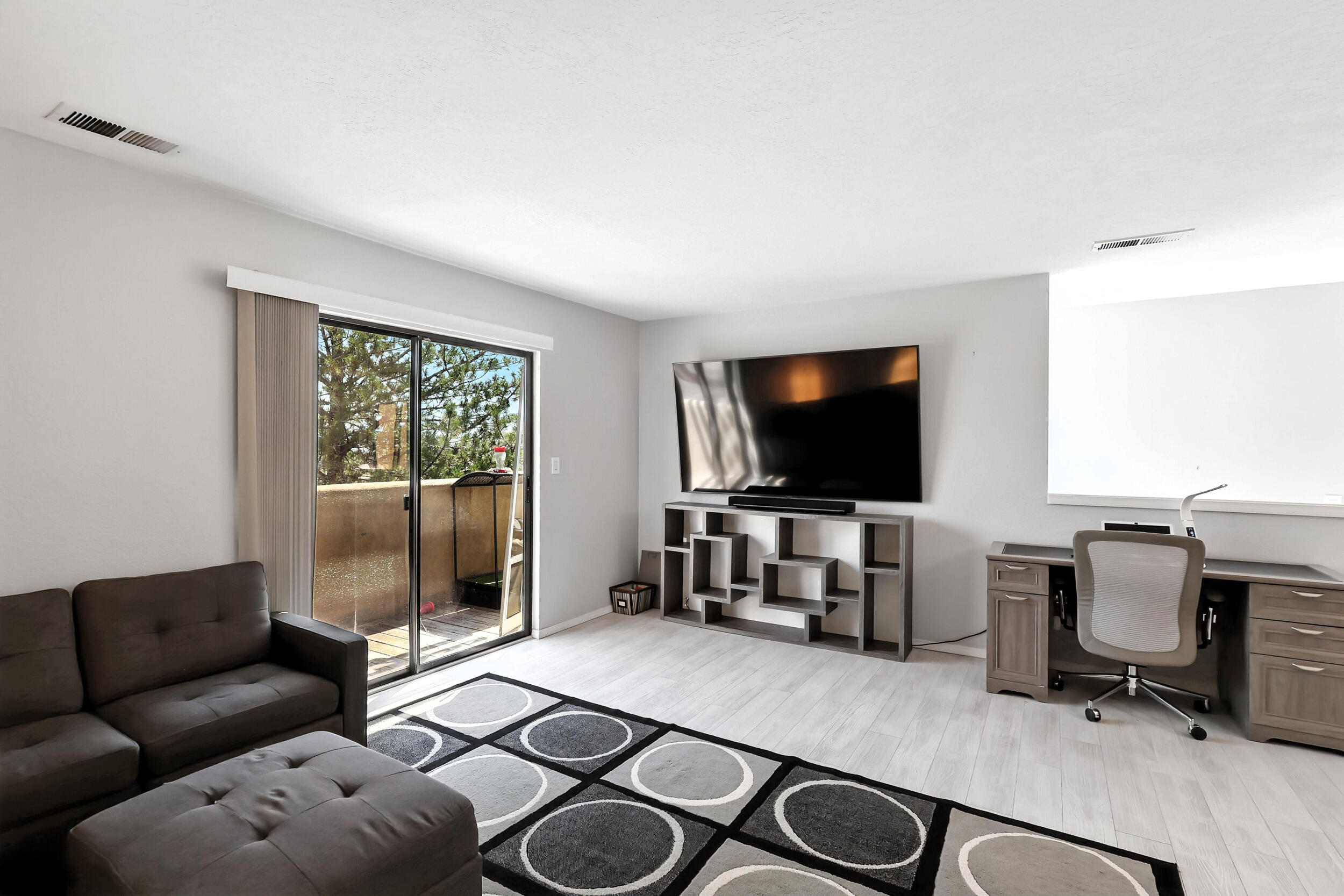 4801 IRVING Boulevard NW 304