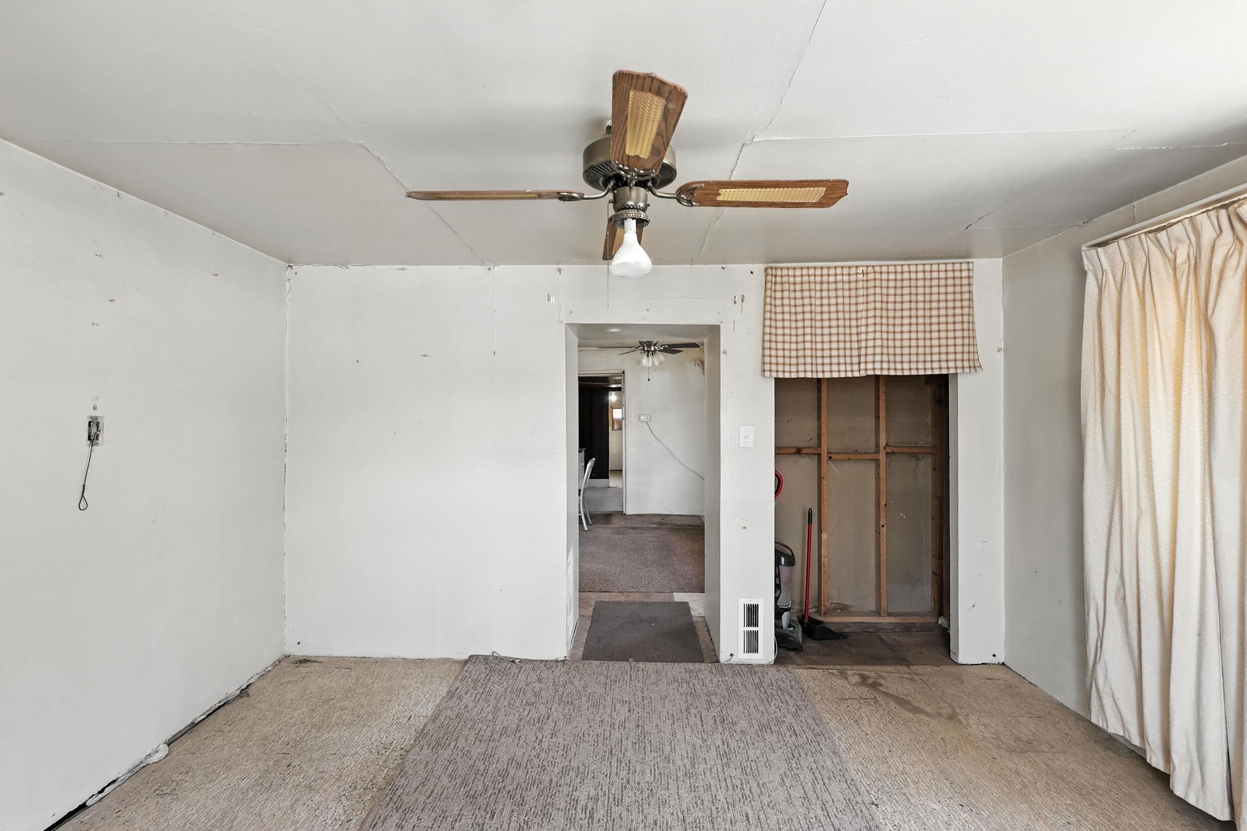 921 Frances Lane