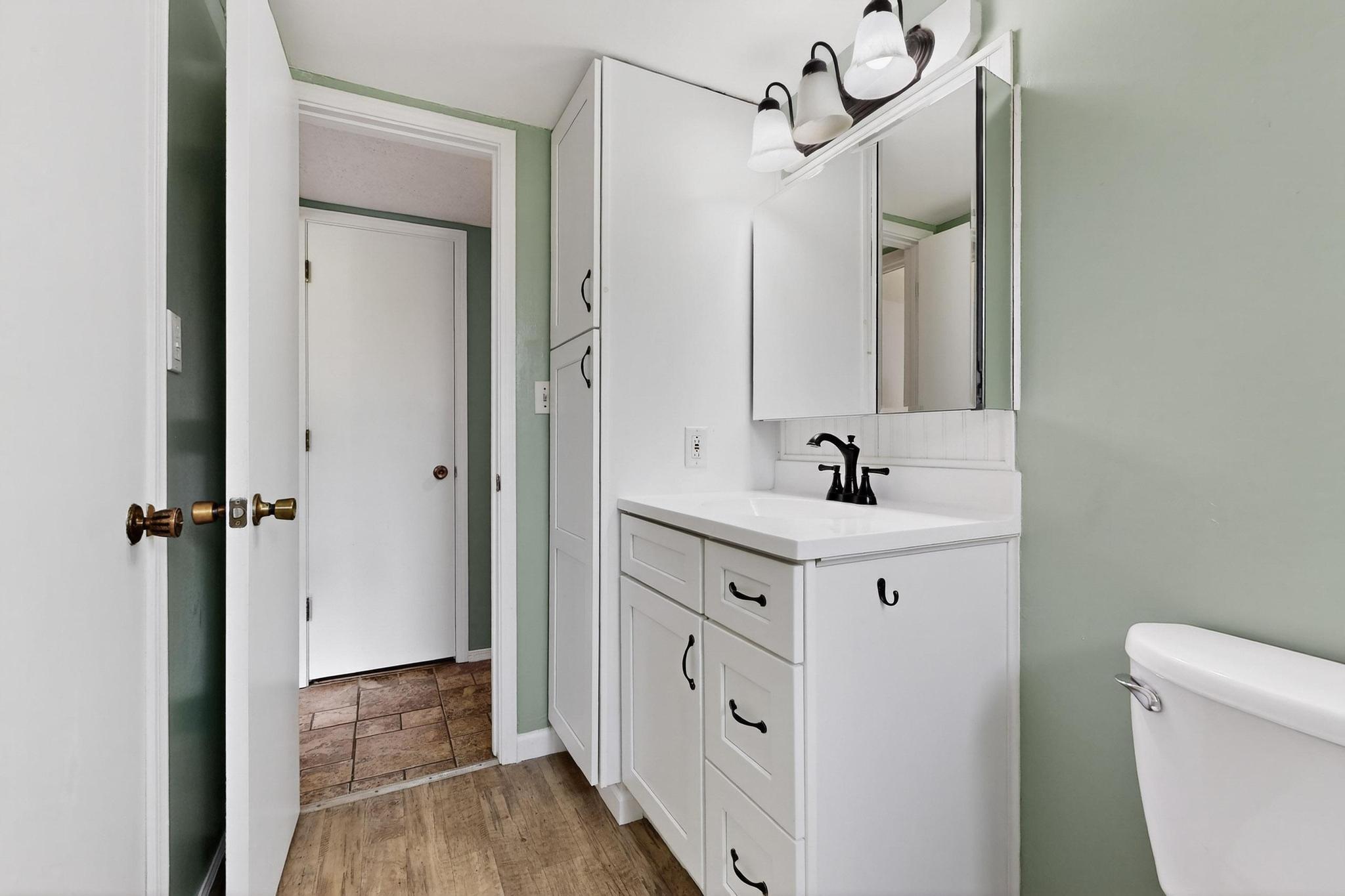 3904 GENERAL BRADLEY Street NE