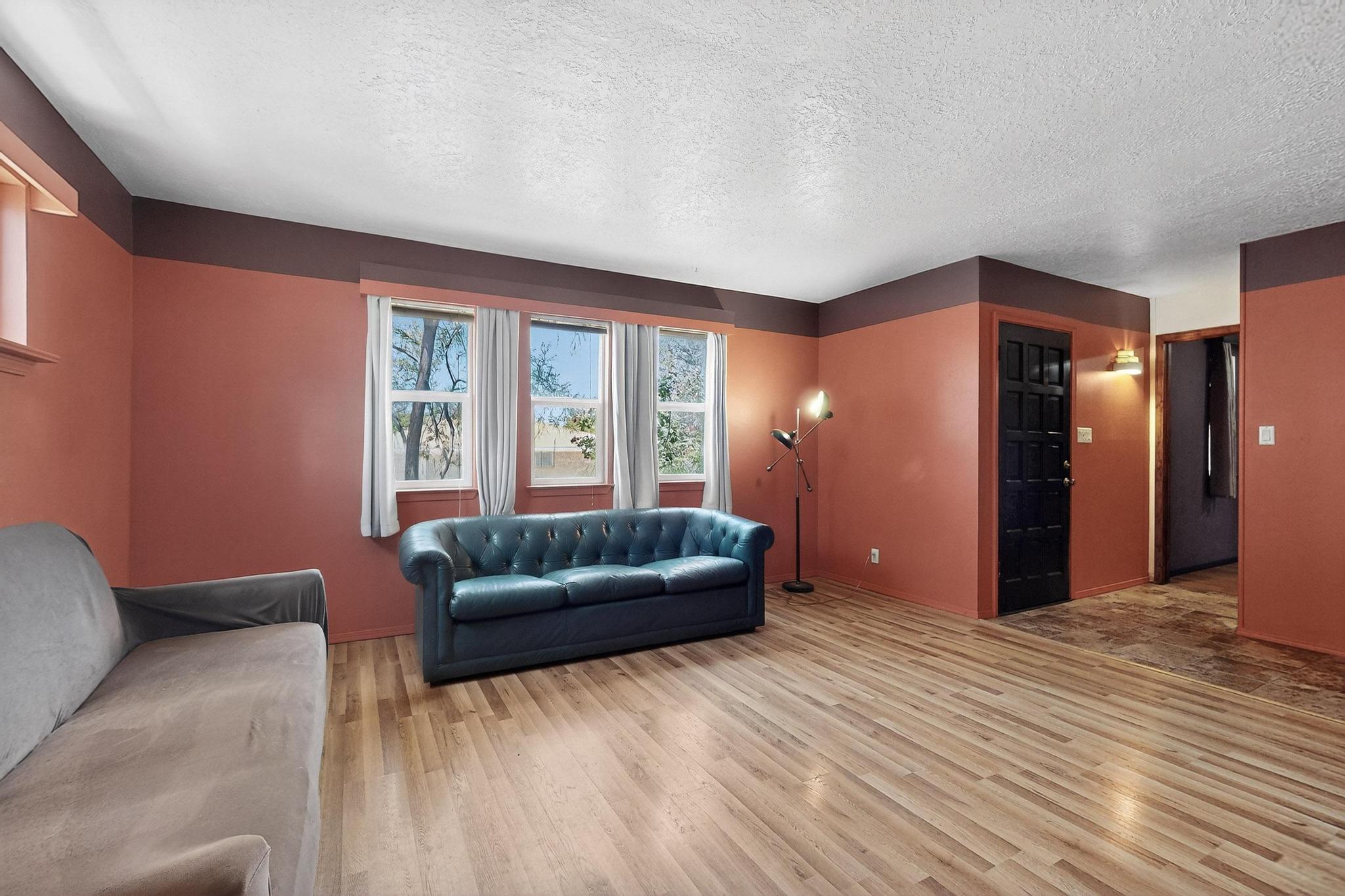 3904 GENERAL BRADLEY Street NE