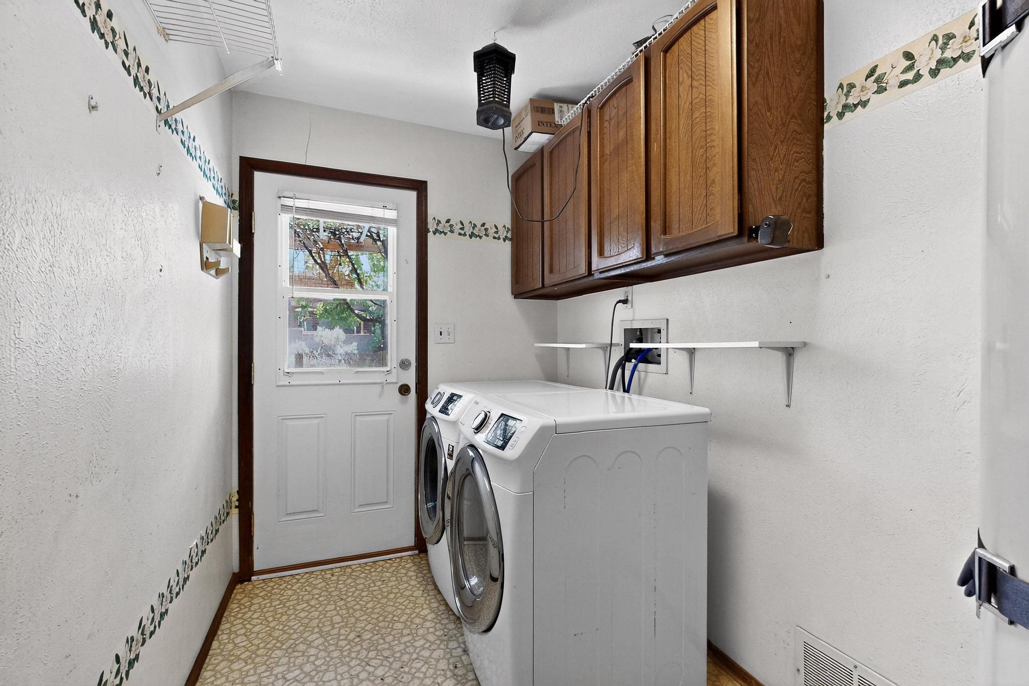 3904 GENERAL BRADLEY Street NE