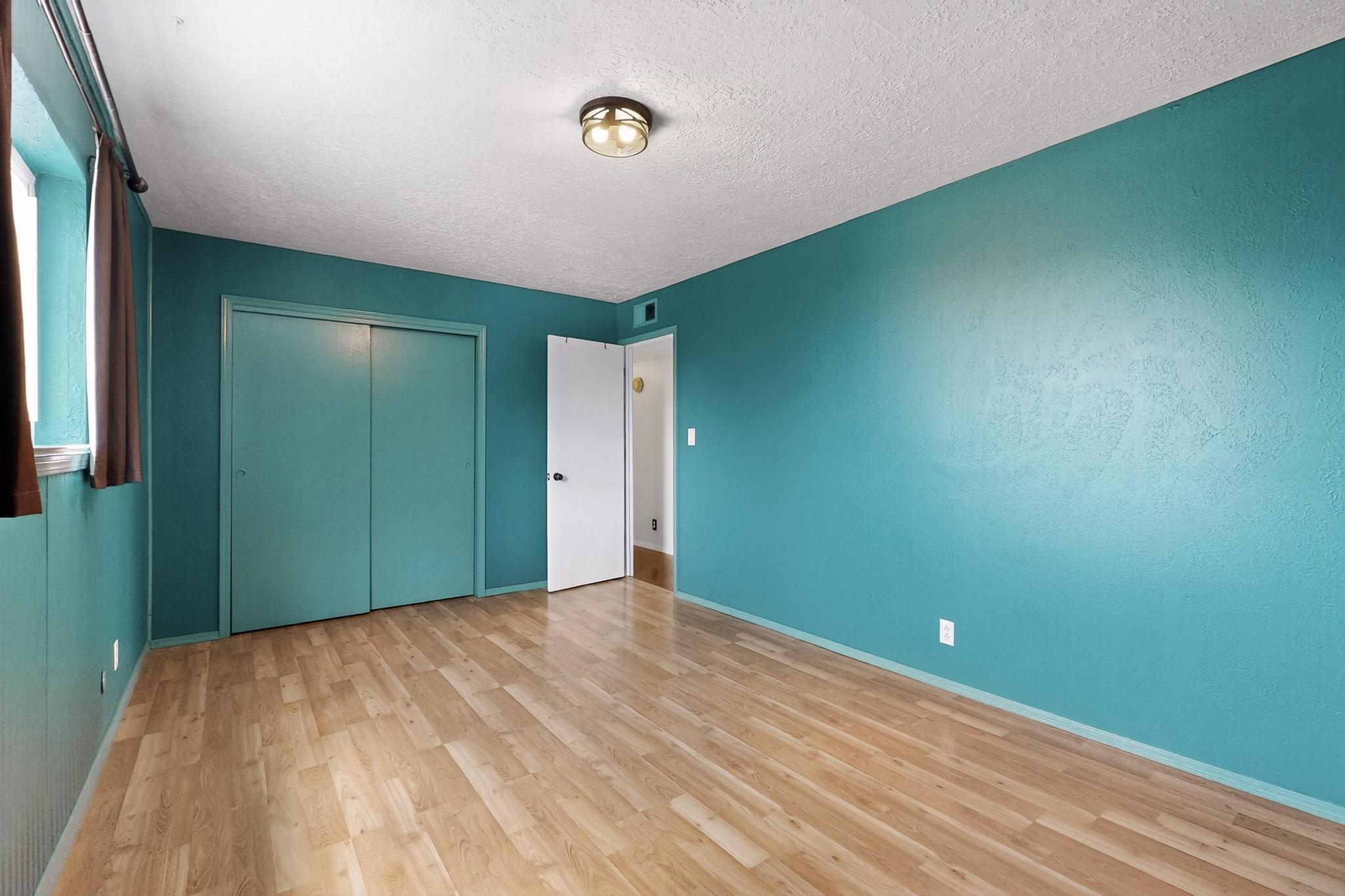 3904 GENERAL BRADLEY Street NE