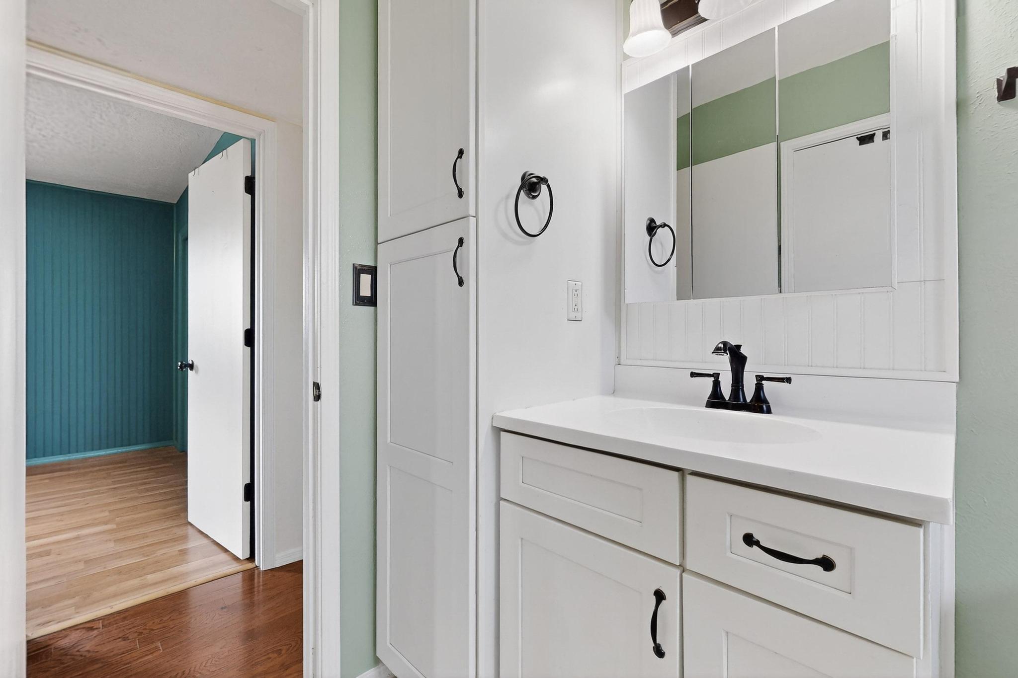 3904 GENERAL BRADLEY Street NE