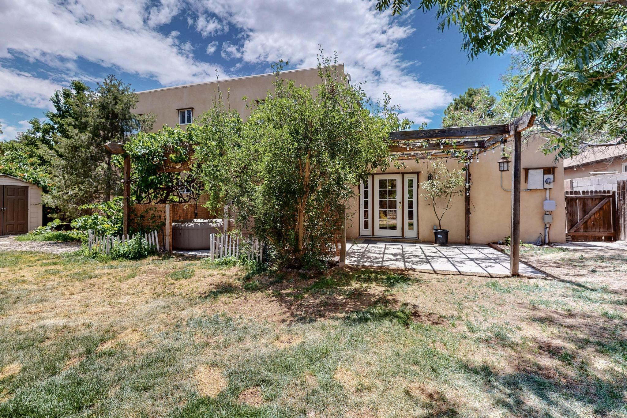 3904 GENERAL BRADLEY Street NE