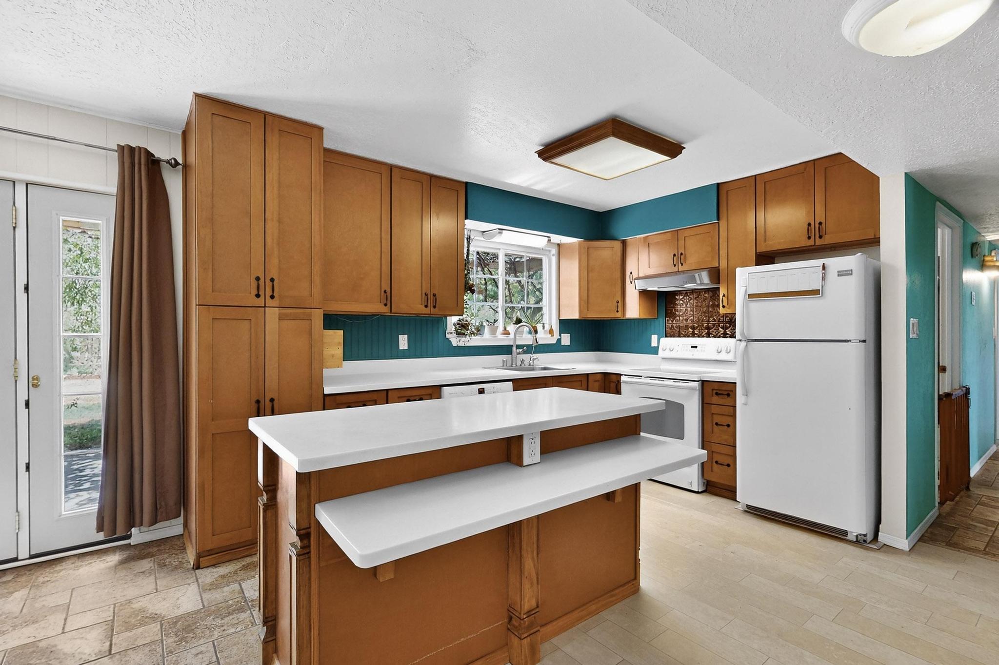 3904 GENERAL BRADLEY Street NE