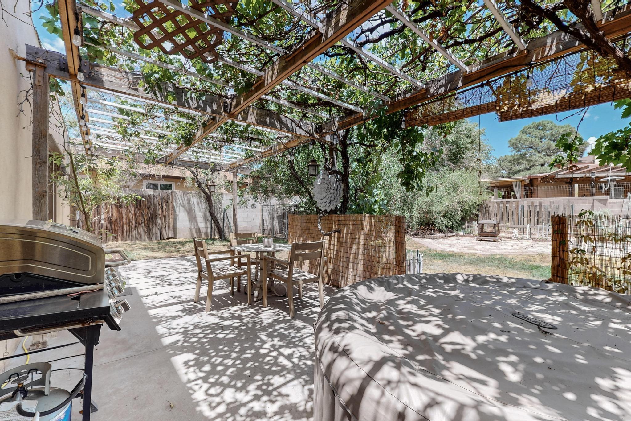 3904 GENERAL BRADLEY Street NE