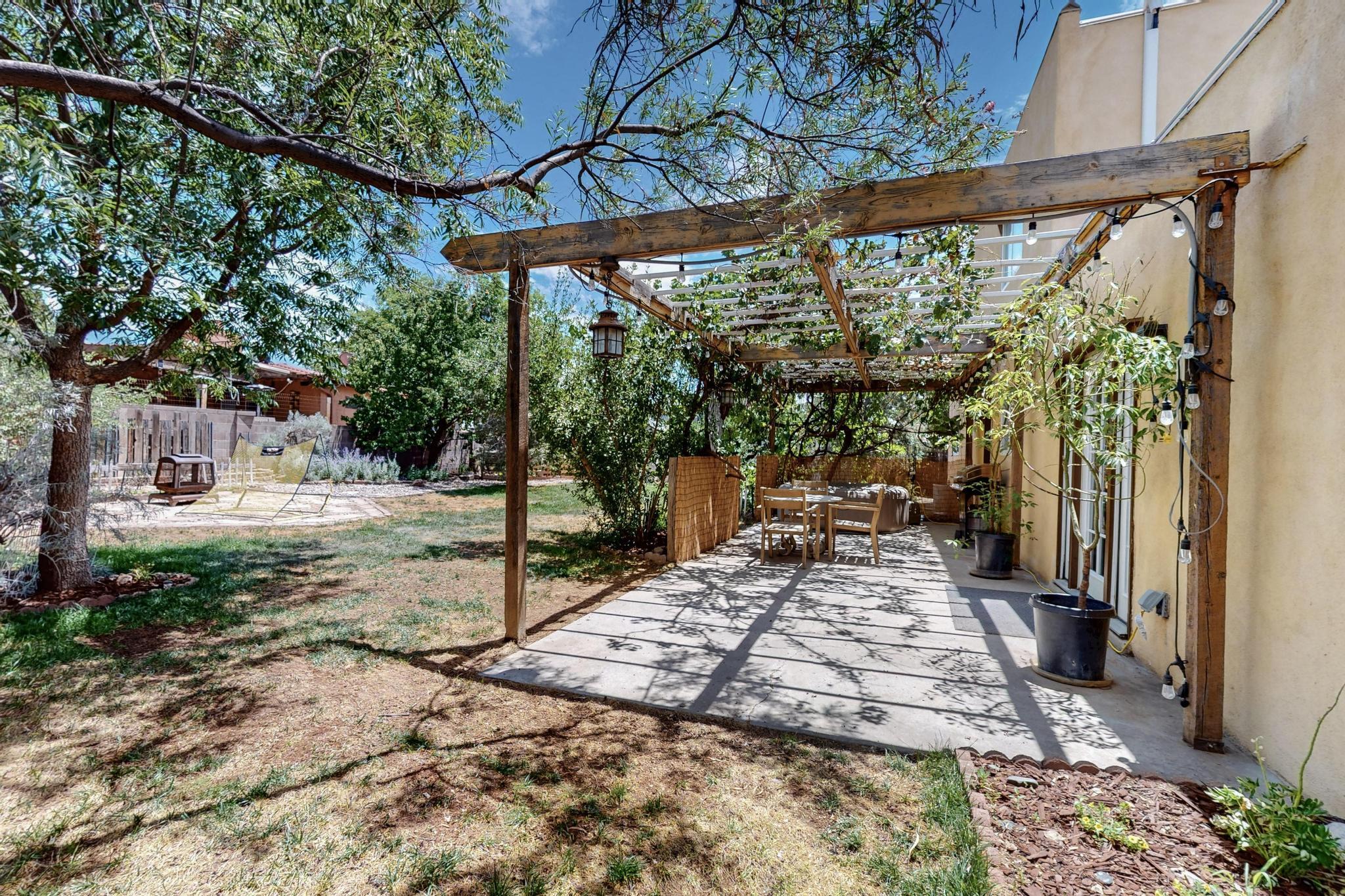 3904 GENERAL BRADLEY Street NE