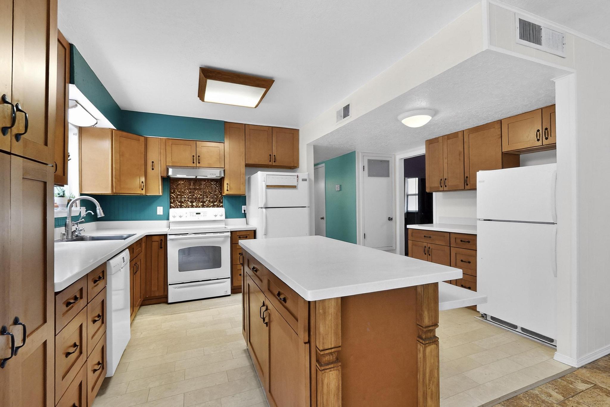 3904 GENERAL BRADLEY Street NE