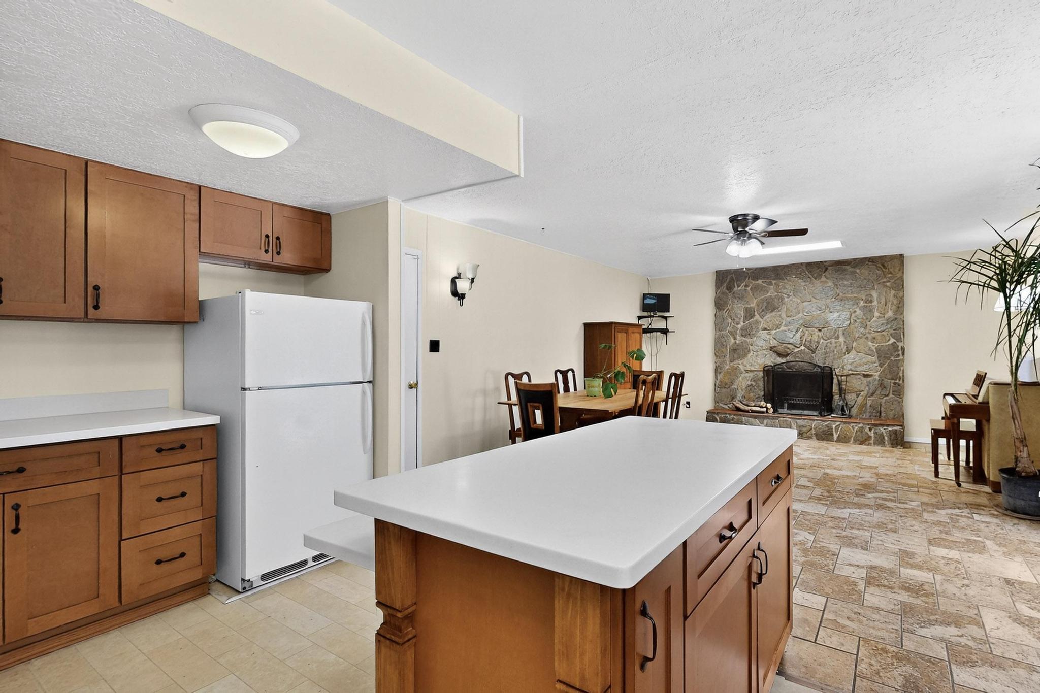 3904 GENERAL BRADLEY Street NE