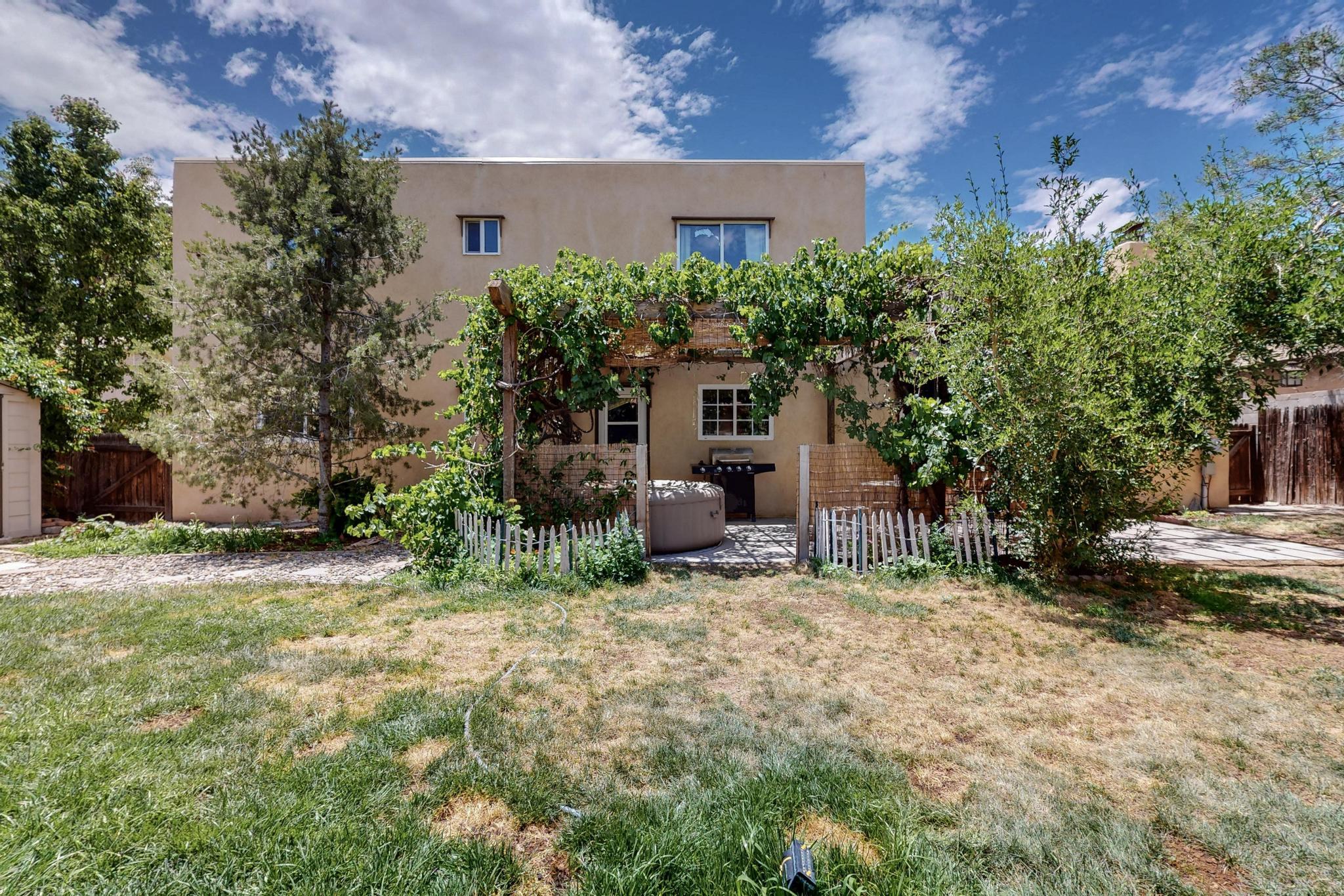 3904 GENERAL BRADLEY Street NE