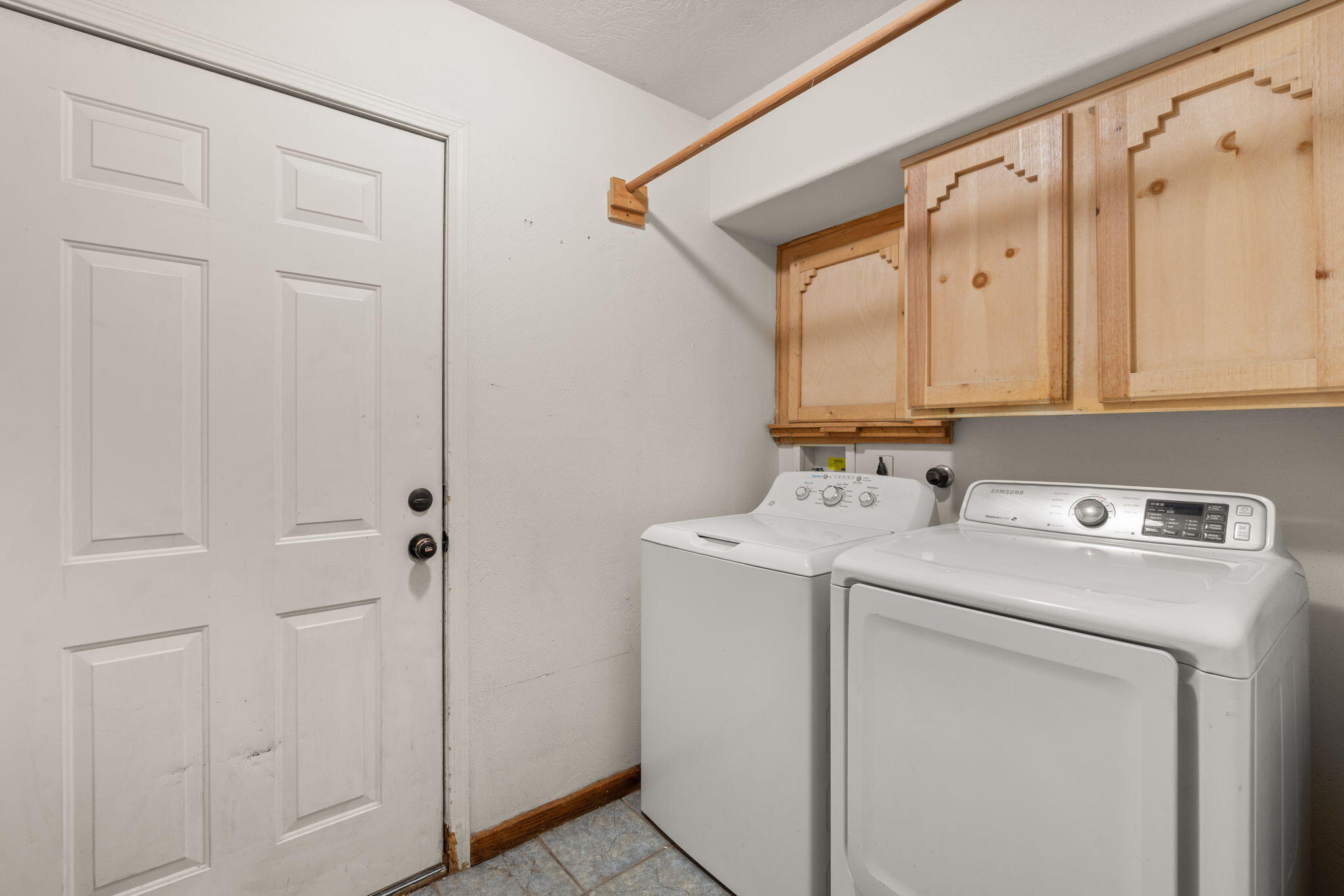 10612 DOVER Street NW