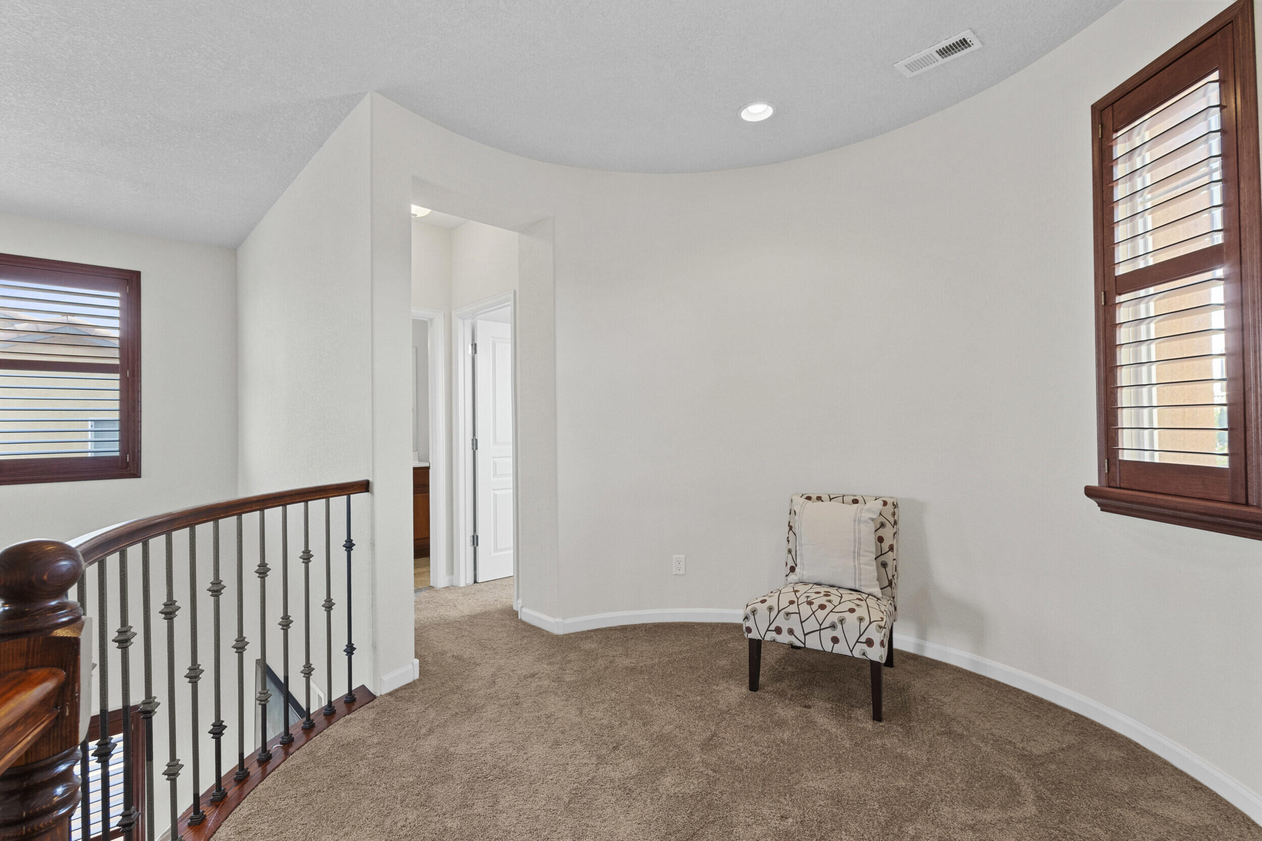 44 LOS BALCONES Place NE