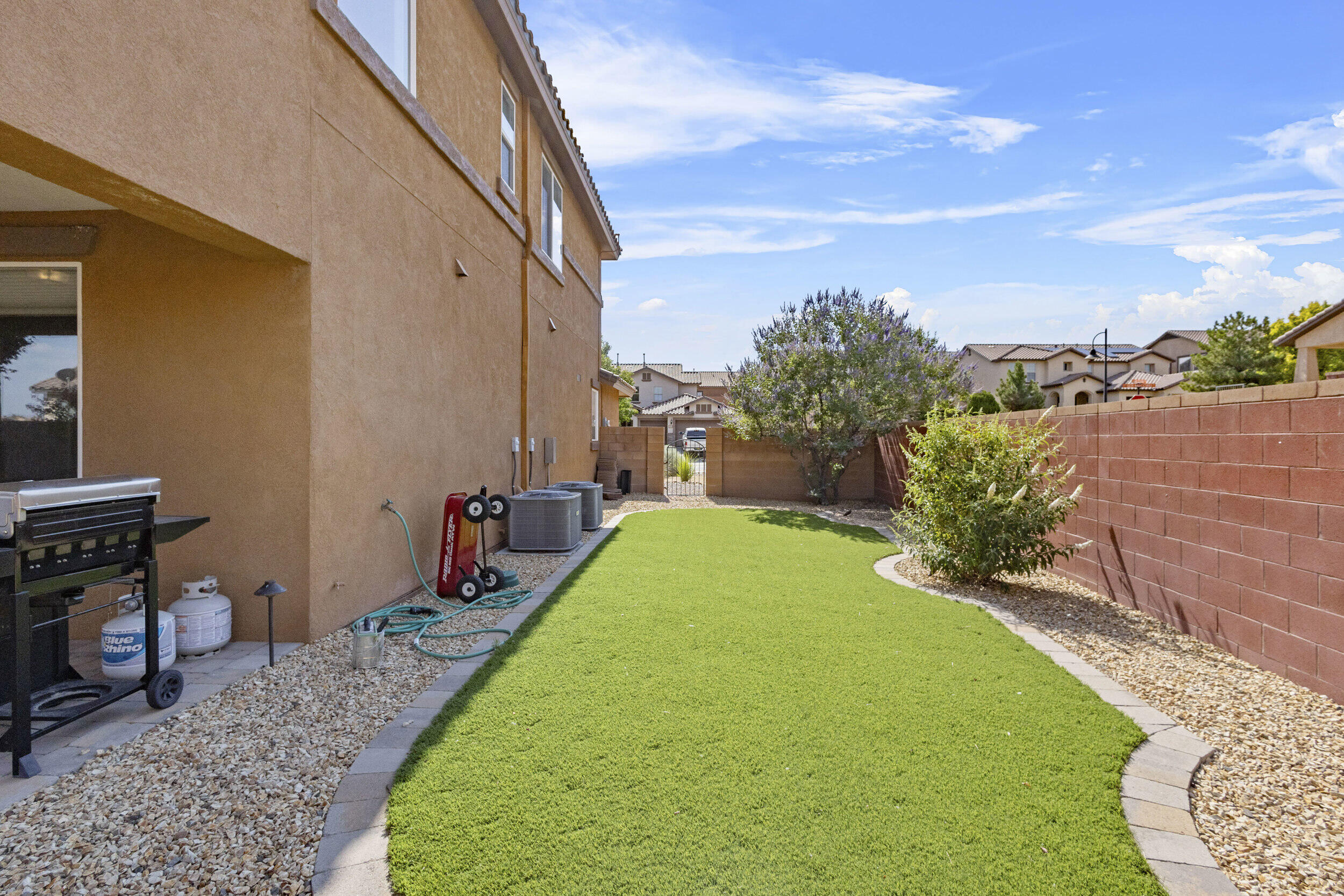 44 LOS BALCONES Place NE