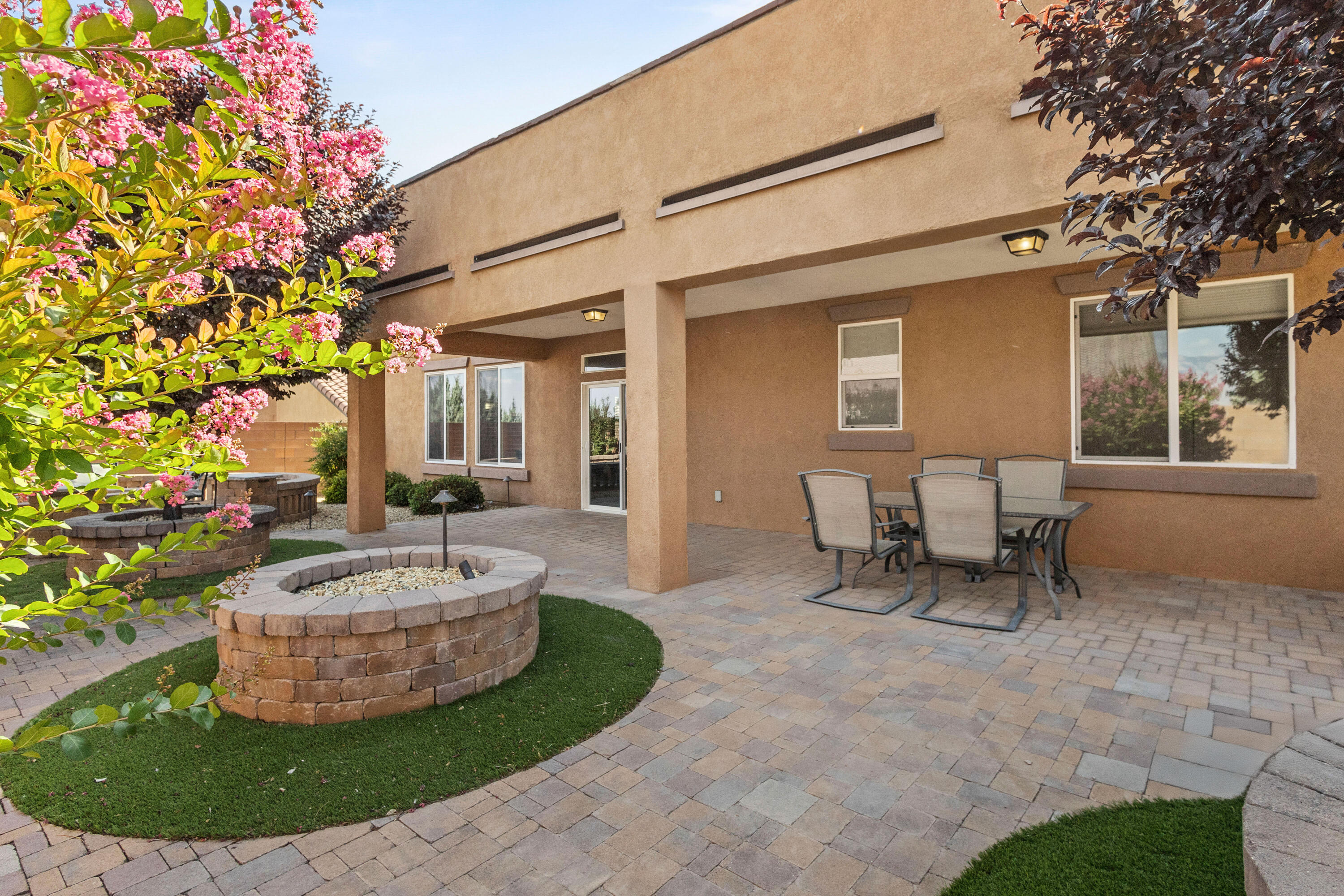 44 LOS BALCONES Place NE