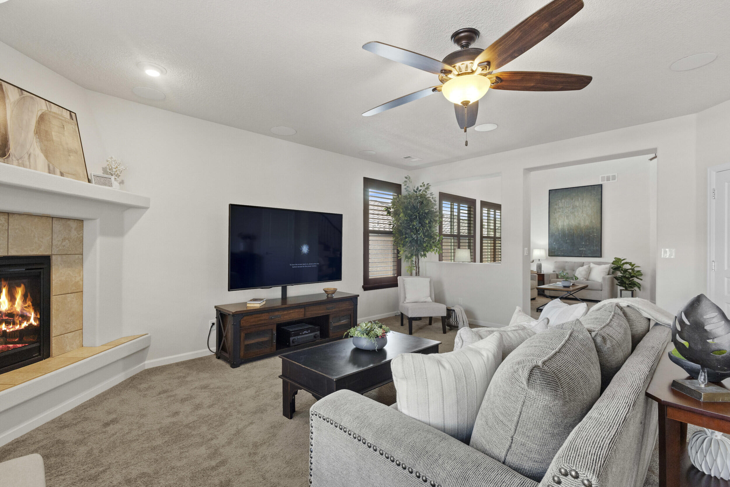 44 LOS BALCONES Place NE